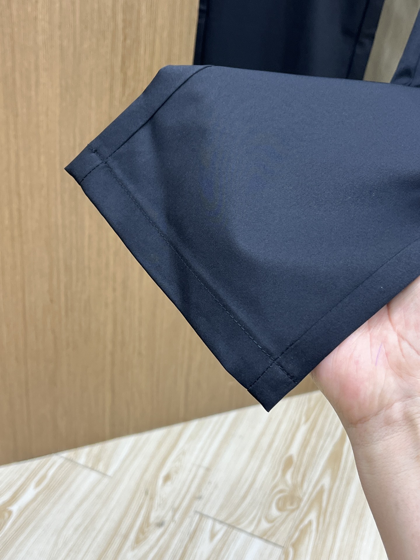  Mon 🔥🔥ss春夏新品，官网同步有售，男士高端商务休闲西裤，高端进口面料，带弹力，后面采用硅胶字母压