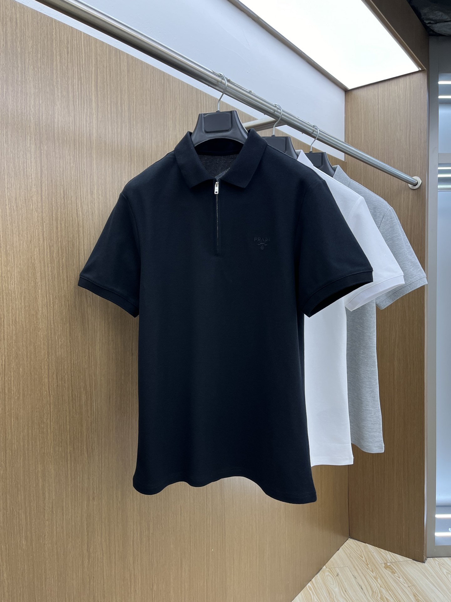  PD 🔥🔥独家定制工艺款 ,专柜同步2025ss夏季新品，男士胸前经典徽标标识商务休闲撞色领短袖Pol