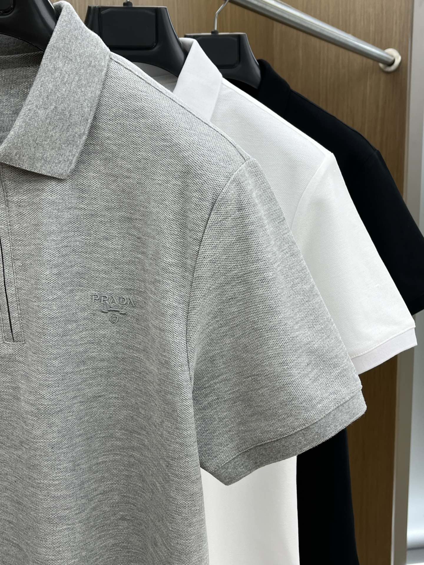  PD 🔥🔥独家定制工艺款 ,专柜同步2025ss夏季新品，男士胸前经典徽标标识商务休闲撞色领短袖Pol