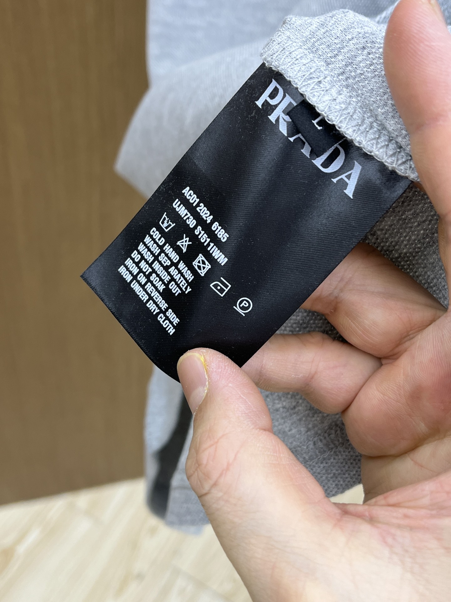  PD 🔥🔥独家定制工艺款 ,专柜同步2025ss夏季新品，男士胸前经典徽标标识商务休闲撞色领短袖Pol