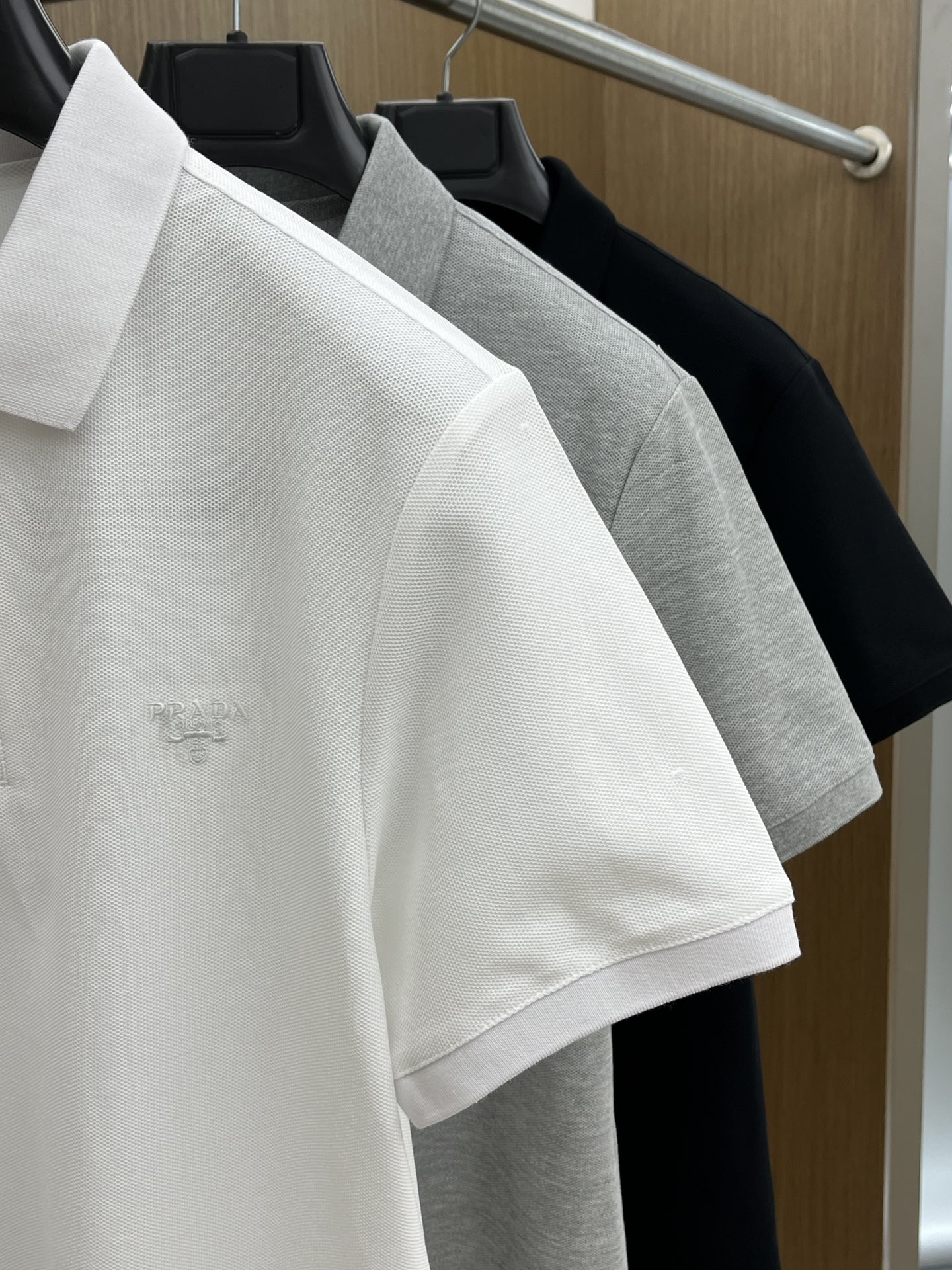  PD 🔥🔥独家定制工艺款 ,专柜同步2025ss夏季新品，男士胸前经典徽标标识商务休闲撞色领短袖Pol