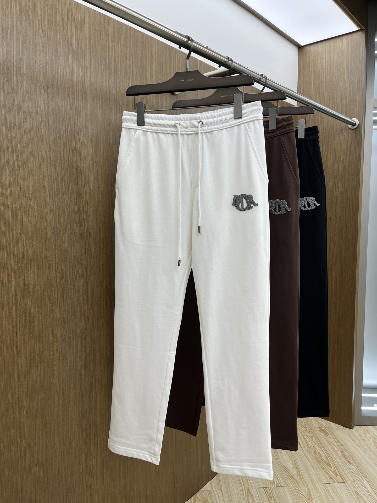 Cotton Blend Sweatpants with Embossed Logo, Drawstring, and Comfortable Fit 2 i1742501558 2706 7