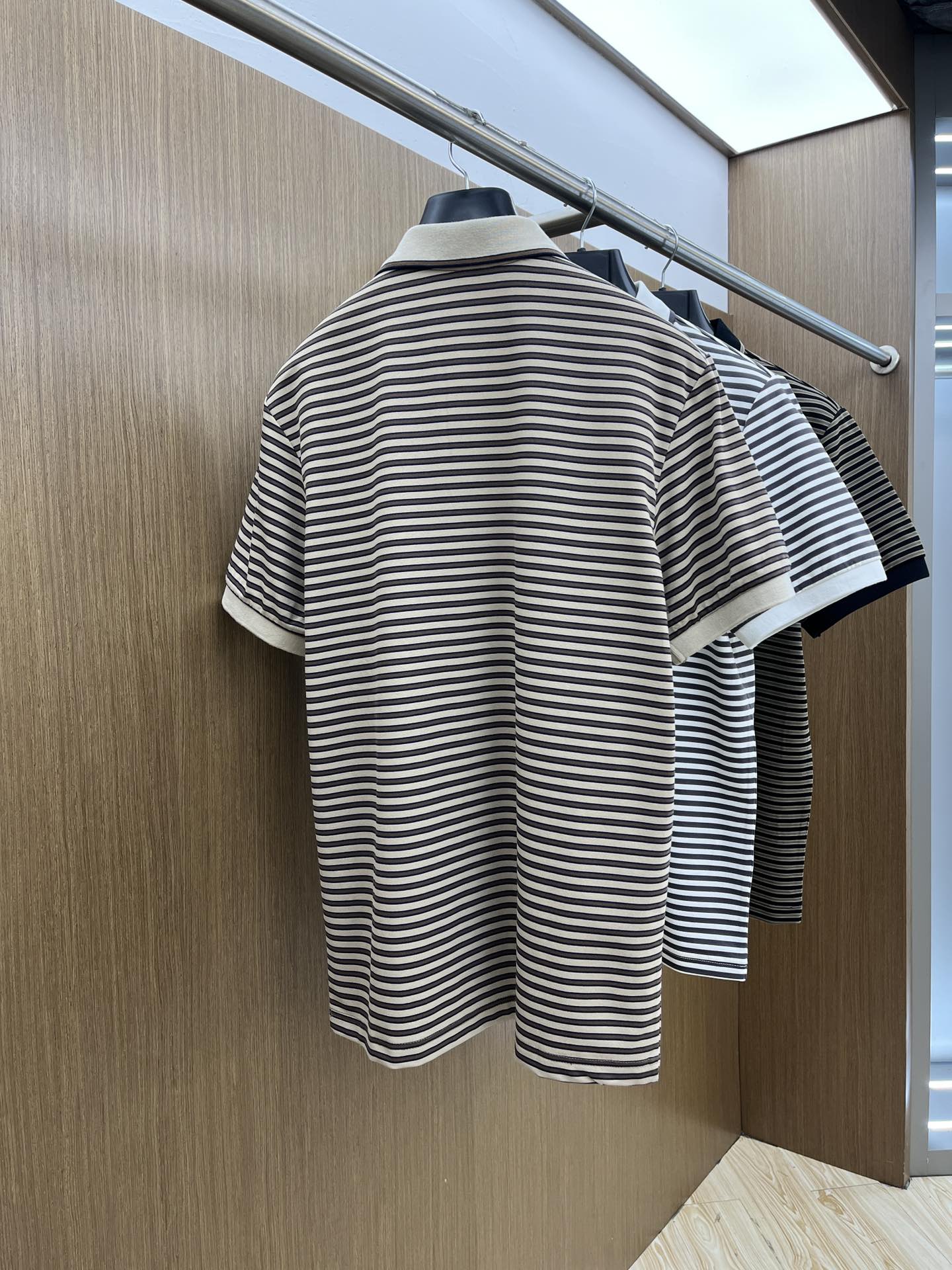  lP🆕🔥🔥独家定制工艺款 ,专柜同步2025ss夏季新品，男士胸前经典徽标标识商务休闲撞色领短袖Pol