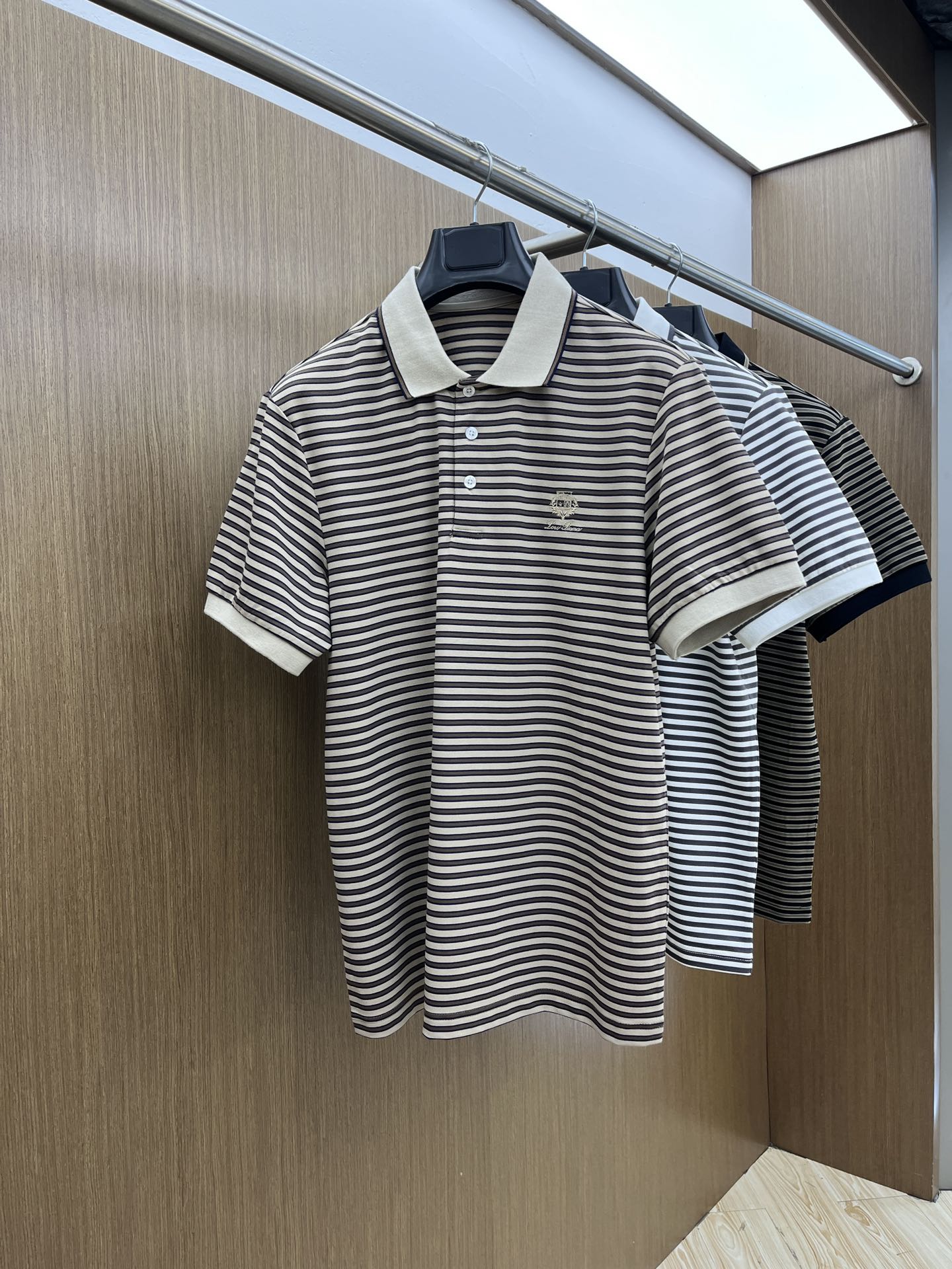  lP🆕🔥🔥独家定制工艺款 ,专柜同步2025ss夏季新品，男士胸前经典徽标标识商务休闲撞色领短袖Pol