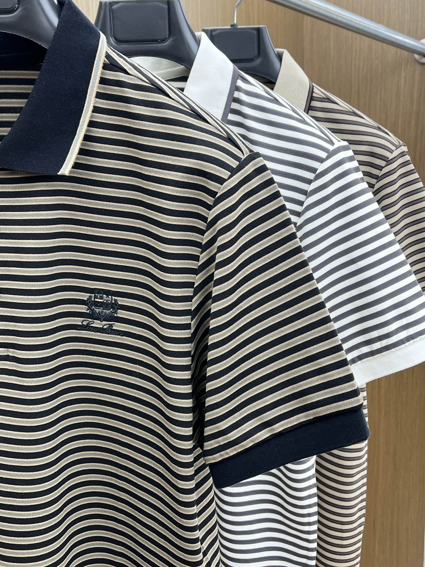  lP🆕🔥🔥独家定制工艺款 ,专柜同步2025ss夏季新品，男士胸前经典徽标标识商务休闲撞色领短袖Pol