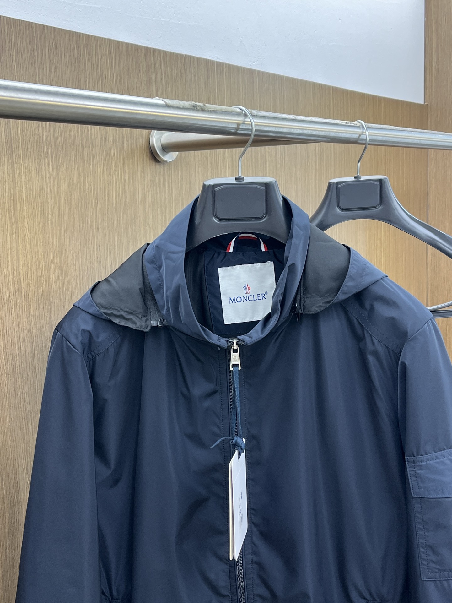 Men's Casual Hooded Jacket - Windproof, Waterproof, and Breathable 3 i1742758478 5327 4