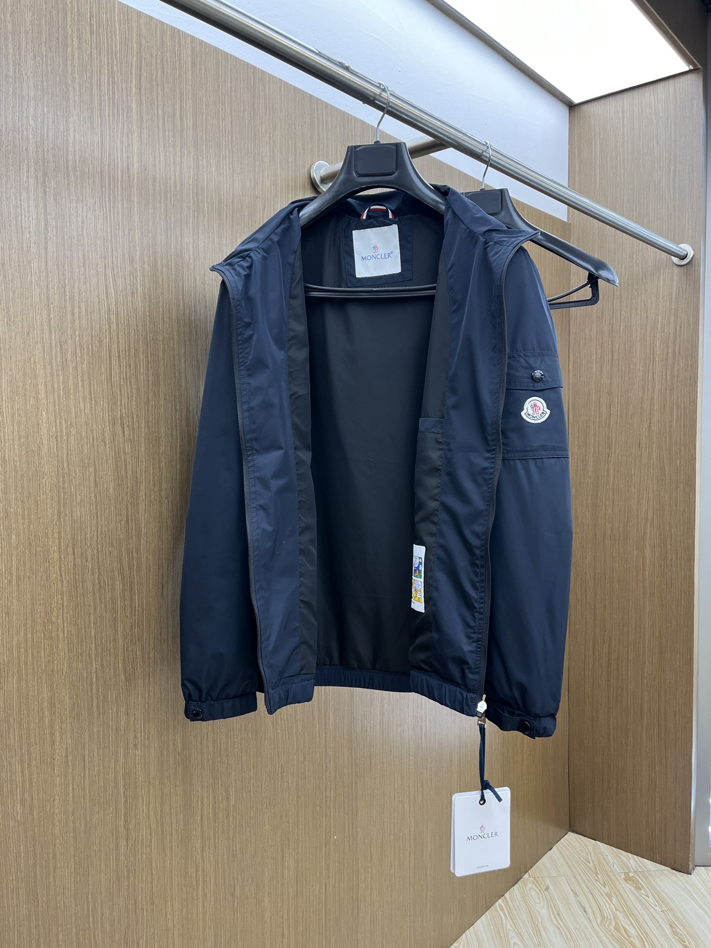 Men's Casual Hooded Jacket - Windproof, Waterproof, and Breathable 8 i1742758478 7490 6