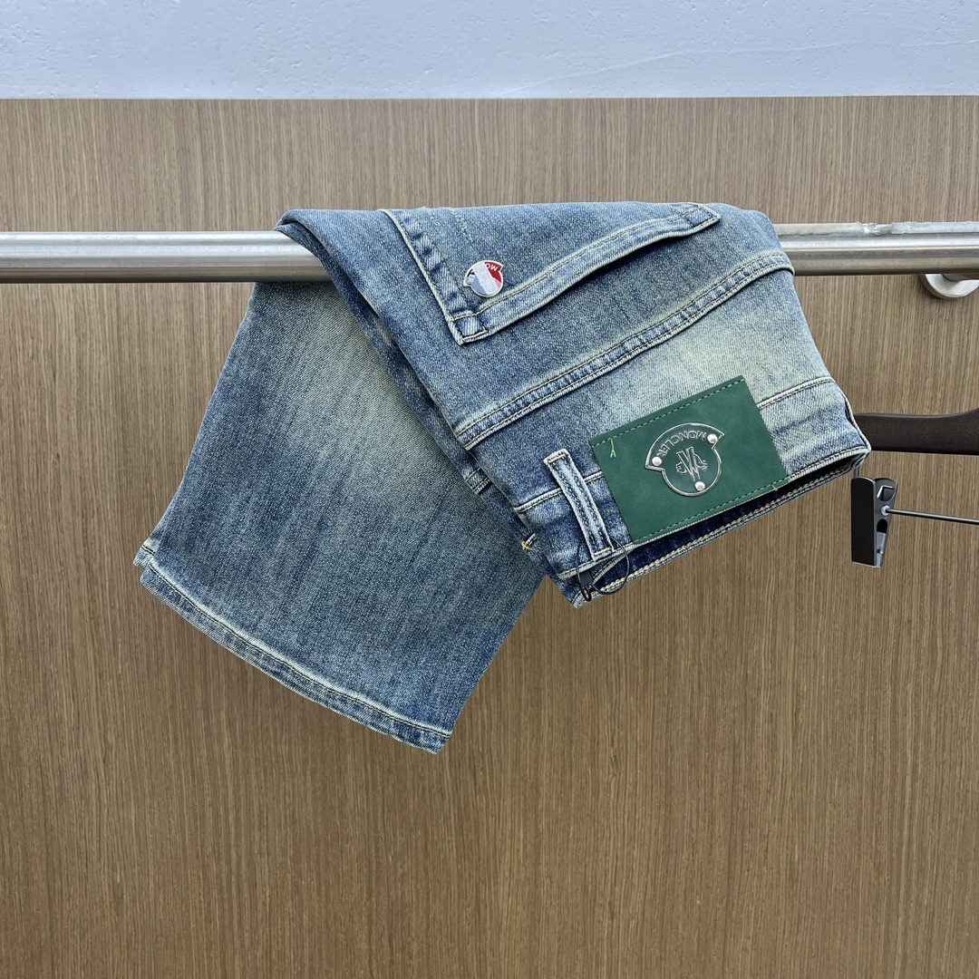 NO:133993,Mon high-end customization 25ss spring and summer new style, men's small straight-leg original single denim shorts The new style in early spring is super soft, elastic fabric, complex handicraft superposition, any washing step lasts for a few seconds and will become completely different color effects, so it is more precious, especially long-lasting and taste-resistant... Choose the best tannin elastic texture, genuine leather leather cards, high-quality metal accessories... to create a unique and original jeans style!  Original hardware and accessories, super positive style, comfortable and breathable, extremely high grade, XD counter quality, full of handsome upper body. Number of 29-38 without 35 37, shorts, jeans, alexander wang19860909Mon 高端定制 25ss春夏新款 男士小直筒原单 牛仔短裤 早春新款超柔软,弹力面料,复杂的手工艺叠加,任何一个洗水环节多停留几秒都会变成完全不一样的颜色效果,所以越加珍贵,特别持久、耐味…… 选用上乘的丹宁弹力质感,真皮皮牌、高定的金属辅料……打造出独特及原创的牛仔裤款型！原版五金辅料,版型超正,舒适透气,档次极高,XD专柜品质,上身帅气十足. 码数29-38无35 37,,shorts,jeans,alexander wang,Men's clothing