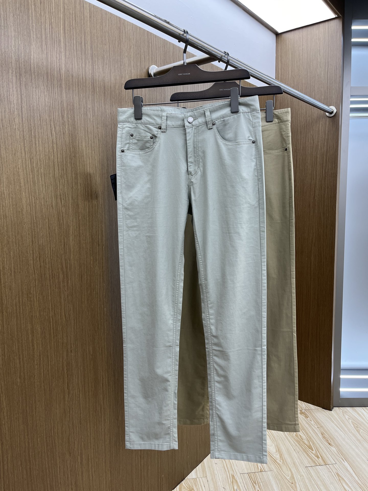  PD 🔥🔥ss春夏新品，官网同步有售，男士高端商务休闲西裤，高端进口面料，带弹力，后面采用硅胶字母压胶