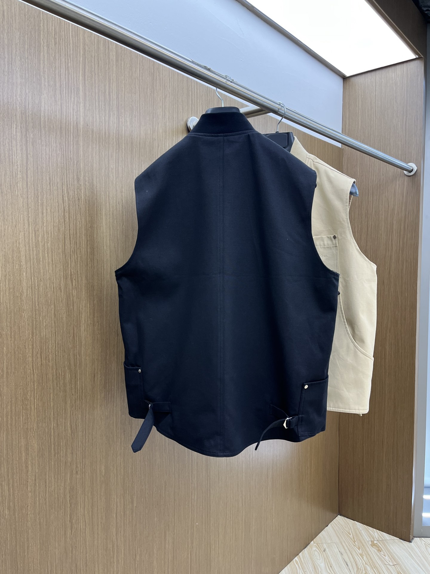  CD 🔥🔥春夏官网新款男士立领马甲外套 高定专柜面料 透气舒适度高，细节无可挑剔，品牌元素设计理念，做