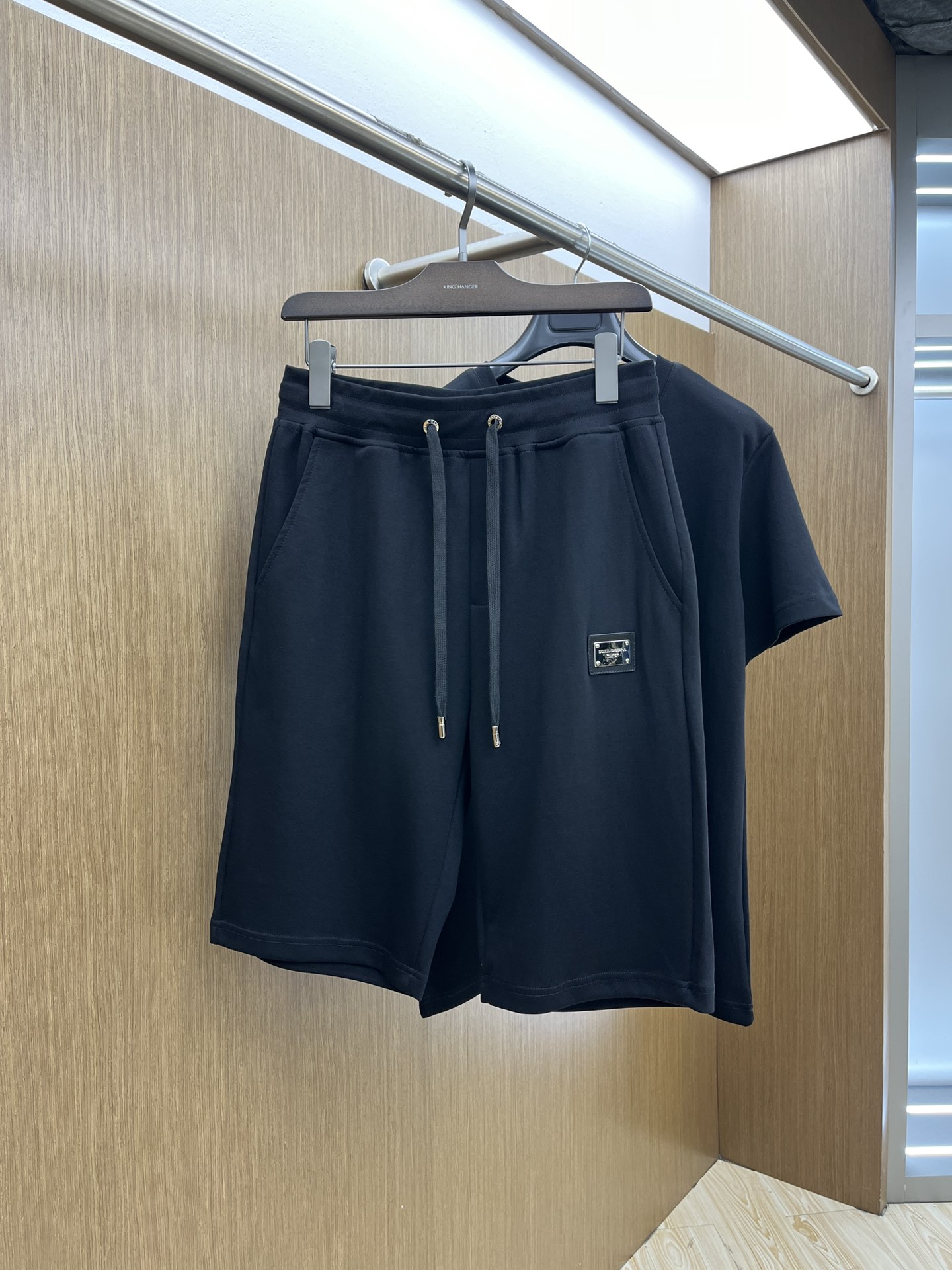 /套 DG🔥🔥高端定制 2025春夏新款首发专柜最新款短袖短裤休闲套装 高端订制 设计前卫时尚！品牌lo