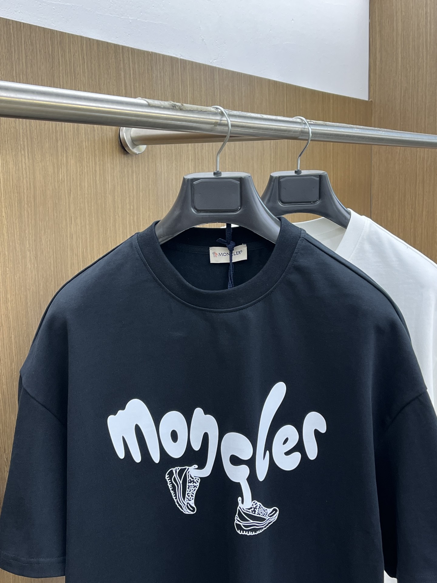  Mon 🔥ss夏装新品 专柜在售 最新系列图案logo短袖T恤 必须人手一件的节奏！
进口顶极精梳棉面