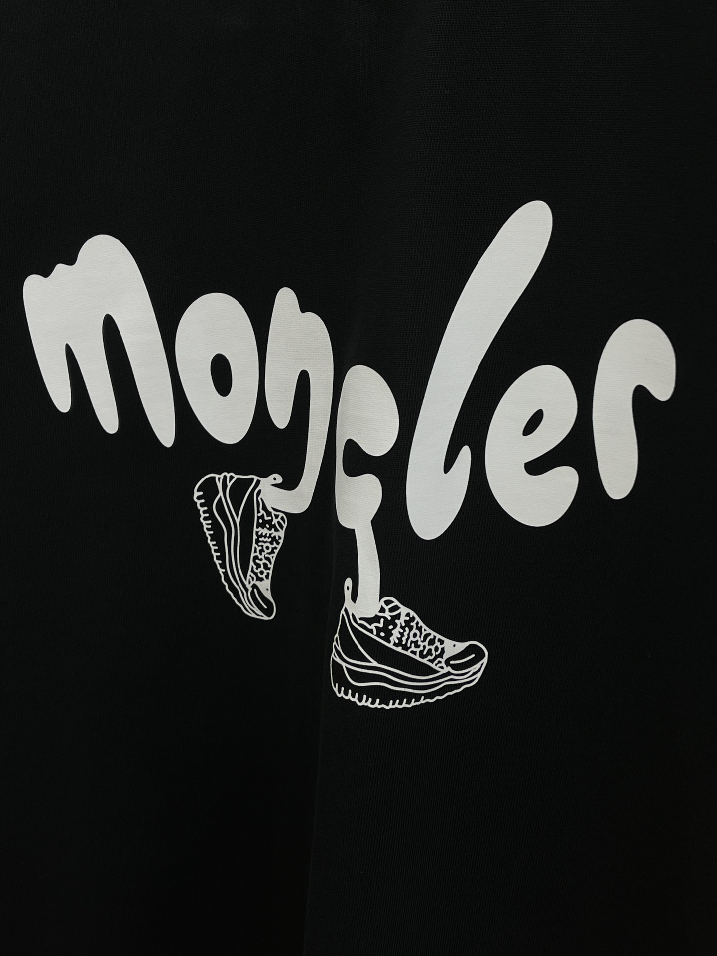  Mon 🔥ss夏装新品 专柜在售 最新系列图案logo短袖T恤 必须人手一件的节奏！
进口顶极精梳棉面