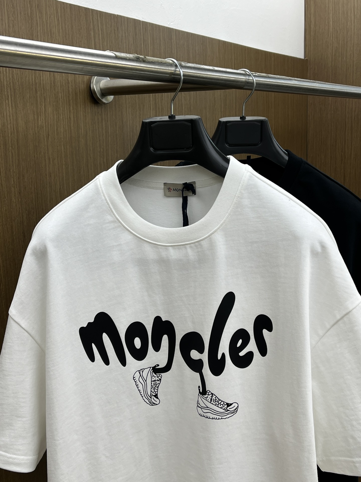  Mon 🔥ss夏装新品 专柜在售 最新系列图案logo短袖T恤 必须人手一件的节奏！
进口顶极精梳棉面