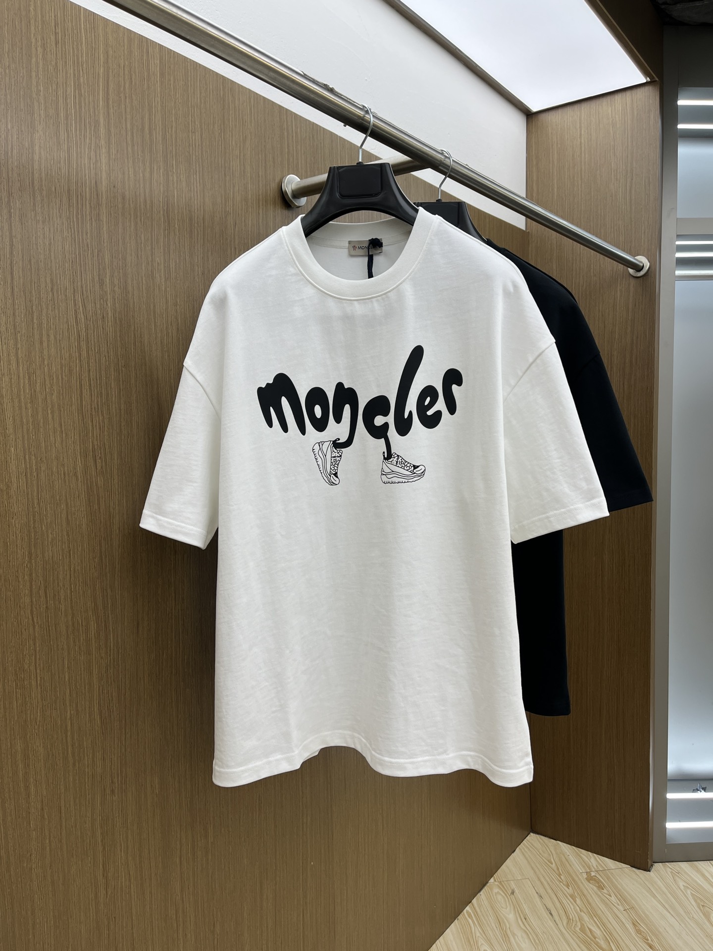  Mon 🔥ss夏装新品 专柜在售 最新系列图案logo短袖T恤 必须人手一件的节奏！
进口顶极精梳棉面