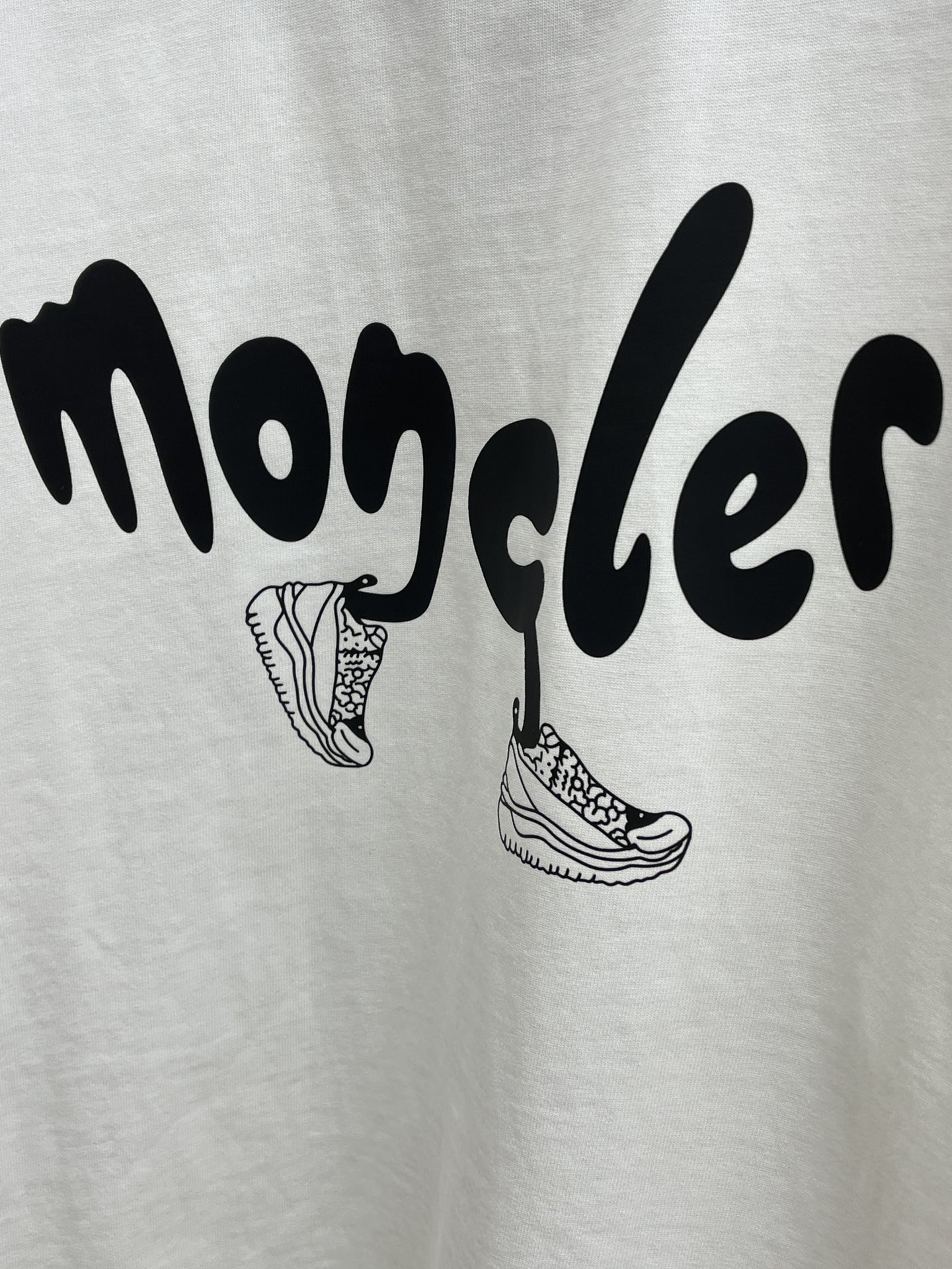  Mon 🔥ss夏装新品 专柜在售 最新系列图案logo短袖T恤 必须人手一件的节奏！
进口顶极精梳棉面