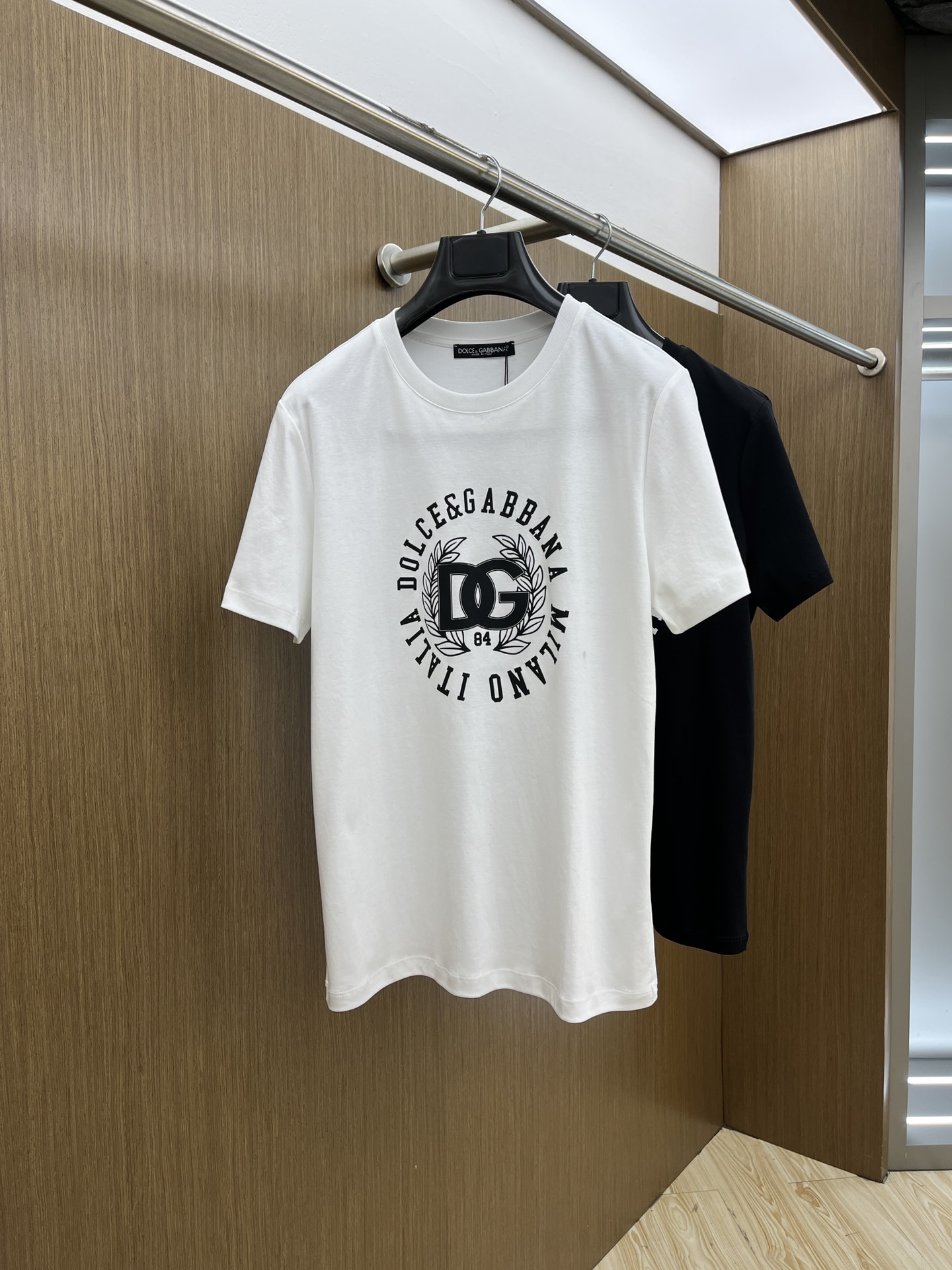 Dolce & Gabbana 2025SS Men's Short Sleeve T-Shirt - Stylish & Comfortable 2 i1743879536 4225 3
