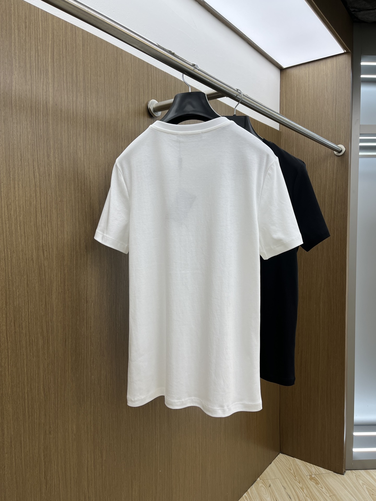 Dolce & Gabbana 2025SS Men's Short Sleeve T-Shirt - Stylish & Comfortable 10 i1743879536 6761 4