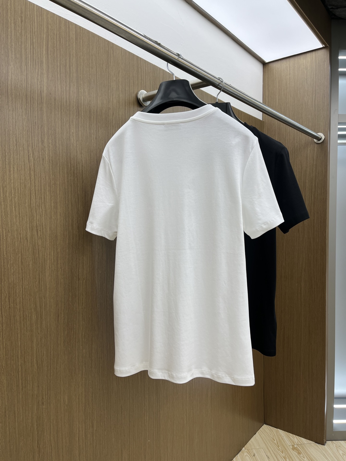 Stylish Men's Short Sleeve T-Shirt with Premium Logo Design - M to XXXL 10 i1743879668 3161 7