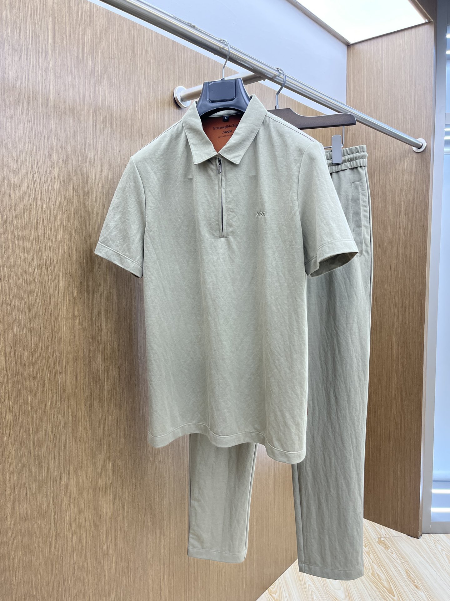 NO:148277,New / Set Zz Spring and Summer New Set Men's Lapel Polo Shirt Short Sleeves Release at the counter Simplified, fashionable and versatile High-end Quality Chest Brand Logo High-temperature Printing Design Customized imported ice silk fabric Comfortable and cool to wear Breathable JNB High grade and very textured Fashion and casual Color picture color Number M-4XL, T-shirt, alexander wang19860909新款 /套 Zz 春夏新款套装 男士翻领Polo衫短袖 柜台同步发售 简洁时尚百搭 高端品质 胸前品牌logo高温印压设计 定制进口冰丝面料 穿着舒适冰凉 透气 jnb档次高很有质感 时尚又休闲 颜色图片色 码数M-4XL,,T-shirt,alexander wang,Men's clothing