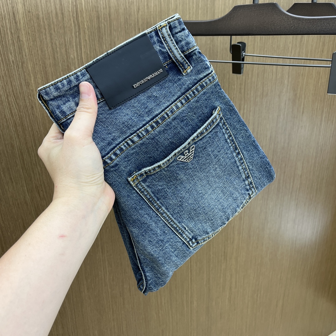 NO:425471,New AJ high-end customization, 25ss spring and summer latest original jeans are released simultaneously on the counter. Original customization replica. Customer-supplied hardware and accessories. Original quality. Imported denim fabric heavy-working washing. Fine workmanship and excellent upper body!  Preferred single product FC SIZE:29-36 The next day, jeans,alexander wang19860909新款 AJ 高端定制、25ss春夏最新款原牛仔裤 柜台同步发售 原版定制复刻 客供五金辅料 原单品质 进口牛仔面料重工洗水 做工走线精细 上身绝佳！优选单品FC SIZE:29-36 隔天,,jeans,alexander wang,Men's clothing