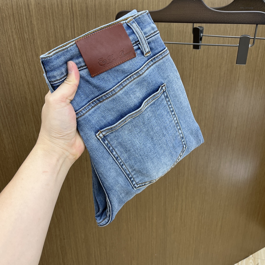 NO:137096,New LP High-end custom quality 25SS spring and summer latest original single jeans available at the counter simultaneously Original customized reproduction Customer-supplied hardware accessories Original single quality Imported denim fabric heavy-duty washing Fine workmanship routing Excellent upper body, preferred single product A60 SIZE:29-36 No 35,,loro piana,jeans,alexander wang19860909新款 LP 高端定制品质 25SS春夏最新款原单牛仔裤 柜台同步发售 原版定制复刻 客供五金辅料 原单品质 进口牛仔面料重工洗水 做工走线精细 上身绝佳,优选单品A60 SIZE:29-36无35,,loro piana,jeans,alexander wang,Men's clothing