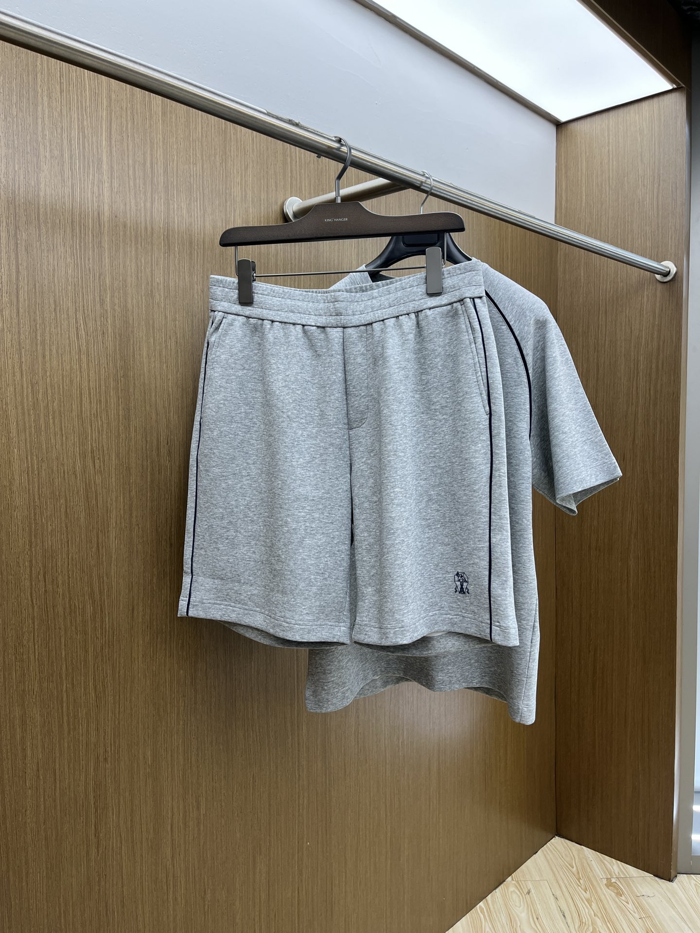 NO:139006,/Clothes P/Shorts BC's latest 25SS hot set is coming. The fabric is made of air-layer double-sided original customization. The fabric is soft and light, moisture-absorbing and sweating. The upper body is super comfortable. Super great bjj. The color is navy blue, light gray, light apricot. Size 48-56,,shorts,alexander wang19860909/衣服 P/短裤 BC最新25SS爆款套装来袭 面料采用空气层双面 原版定制 面料柔软轻盈 吸湿排汗 上身超级舒服 超级棒棒哒bjj 颜色藏蓝色,浅灰色,浅杏色 尺码48-56,,shorts,alexander wang,Men's clothing