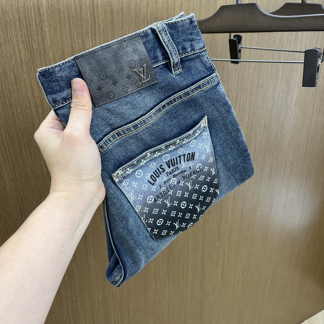 NO:141252,Lv is available for exclusive sale. The 25SS early spring super-burning and explosive street series is the most exclusive and grandly launched. Original custom high-end quality fabric, slim fit and tailoring, fabric with elasticity, micro-slim, LZ is super comfortable on the upper body, a must-have item for spring and summer!  Buying one is definitely the most beautiful boy on every street haha!  Counter size 28-38 No 37, louis vuitton,jeans,alexander wang19860909Lv 高端独家发售 25SS早春款超燃炸街系列之最牛仔裤 独家隆重推出 原版定制高端品质面料 版型修身剪裁 面料带弹力 微弹之 LZ上身舒适度超高 25春夏必爆单品！买一条绝对是每条街最靓的仔哈哈！专柜尺码28-38无37,,louis vuitton,jeans,alexander wang,Men's clothing