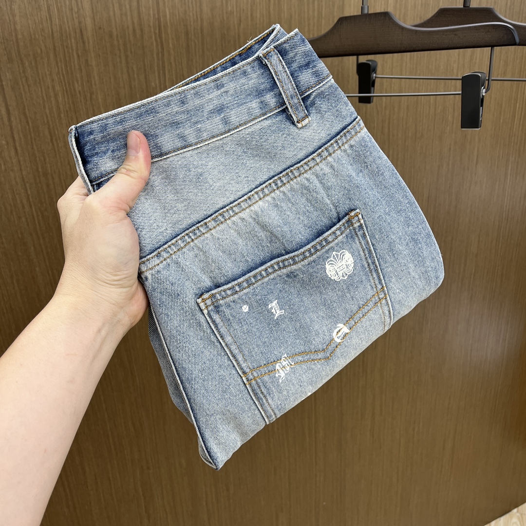 NO:160747,New Ch high-end customization, the latest wide-leg straight-leg jeans in early spring 2025, are available at the counter simultaneously, imported fixed-color fabrics, original custom reproduction, customer-supplied hardware and auxiliary materials, original quality, heavy industry washing, fine workmanship and excellent upper body!  The preferred single item fxz must be kept by yourself Recommended index Number of codes 30-38 None 35.37, jeans, alexander wang19860909新款 Ch 高端定制、2025早春最新款阔腿直筒牛仔裤 柜台同步发售 进口固色面料 原版定制复刻 客供五金辅料 原单品质 重工洗水 做工走线精细 上身绝佳！优选单品 fxz必须自留 推荐指数 码数30-38无35.37,,jeans,alexander wang,Men's clothing