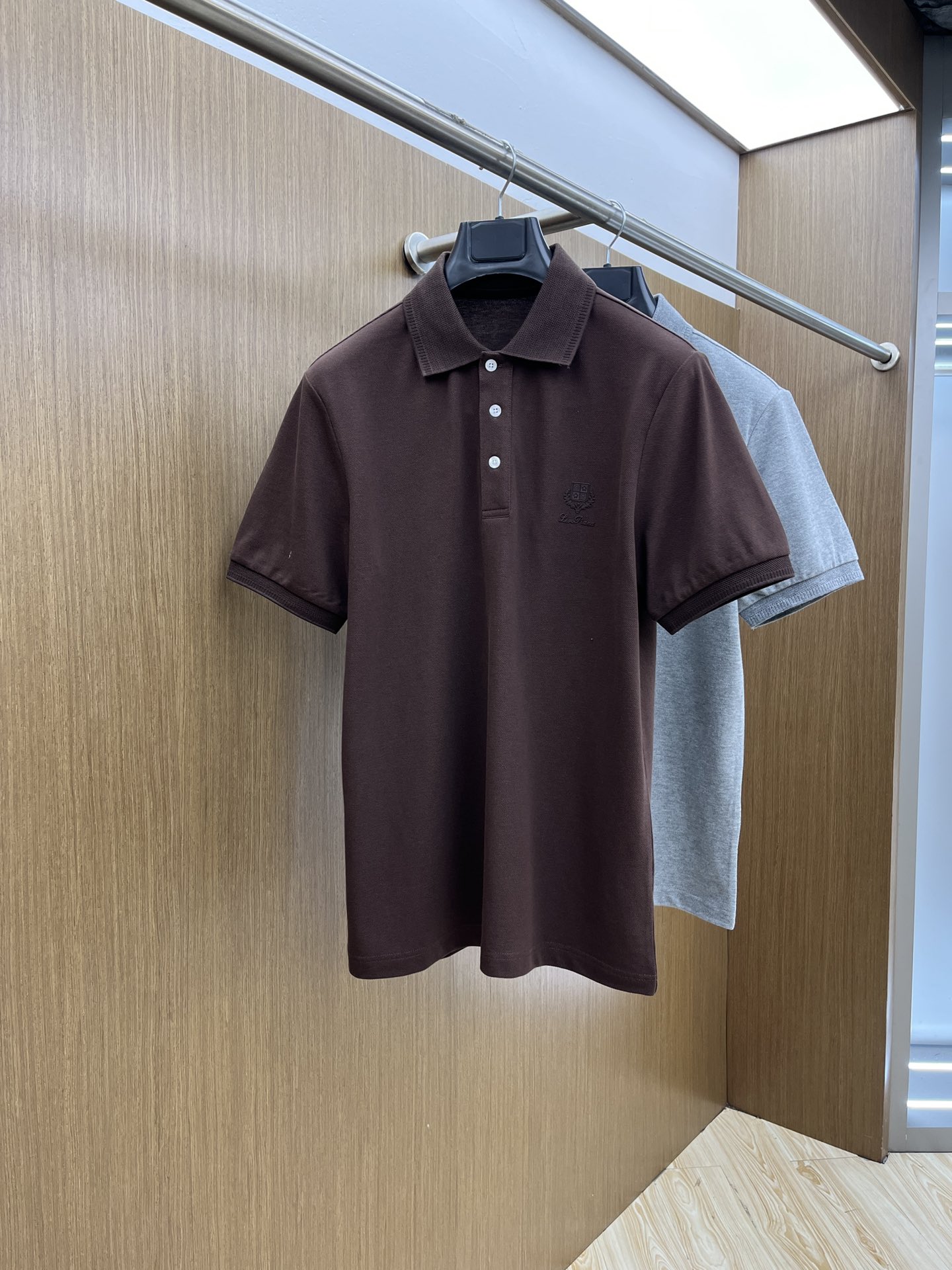  lP🆕🔥🔥独家定制工艺款 ,专柜同步2025ss夏季新品，男士胸前经典徽标标识商务休闲撞色领短袖Pol