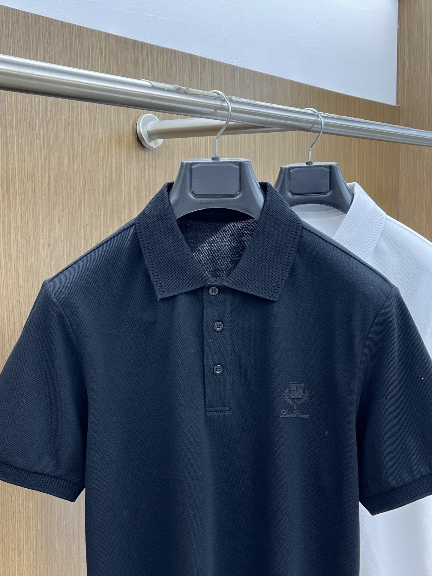  lP🆕🔥🔥独家定制工艺款 ,专柜同步2025ss夏季新品，男士胸前经典徽标标识商务休闲撞色领短袖Pol