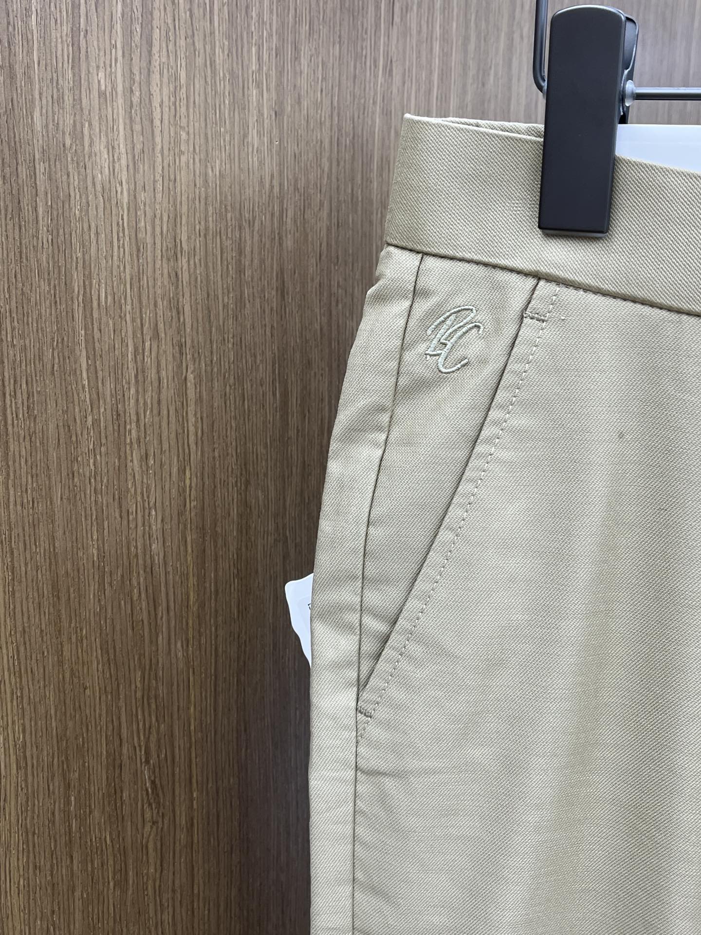  BC 🔥🔥ss春夏新品，官网同步有售，男士高端商务休闲西裤，高端进口面料，带弹力，后面采用硅胶字母压胶