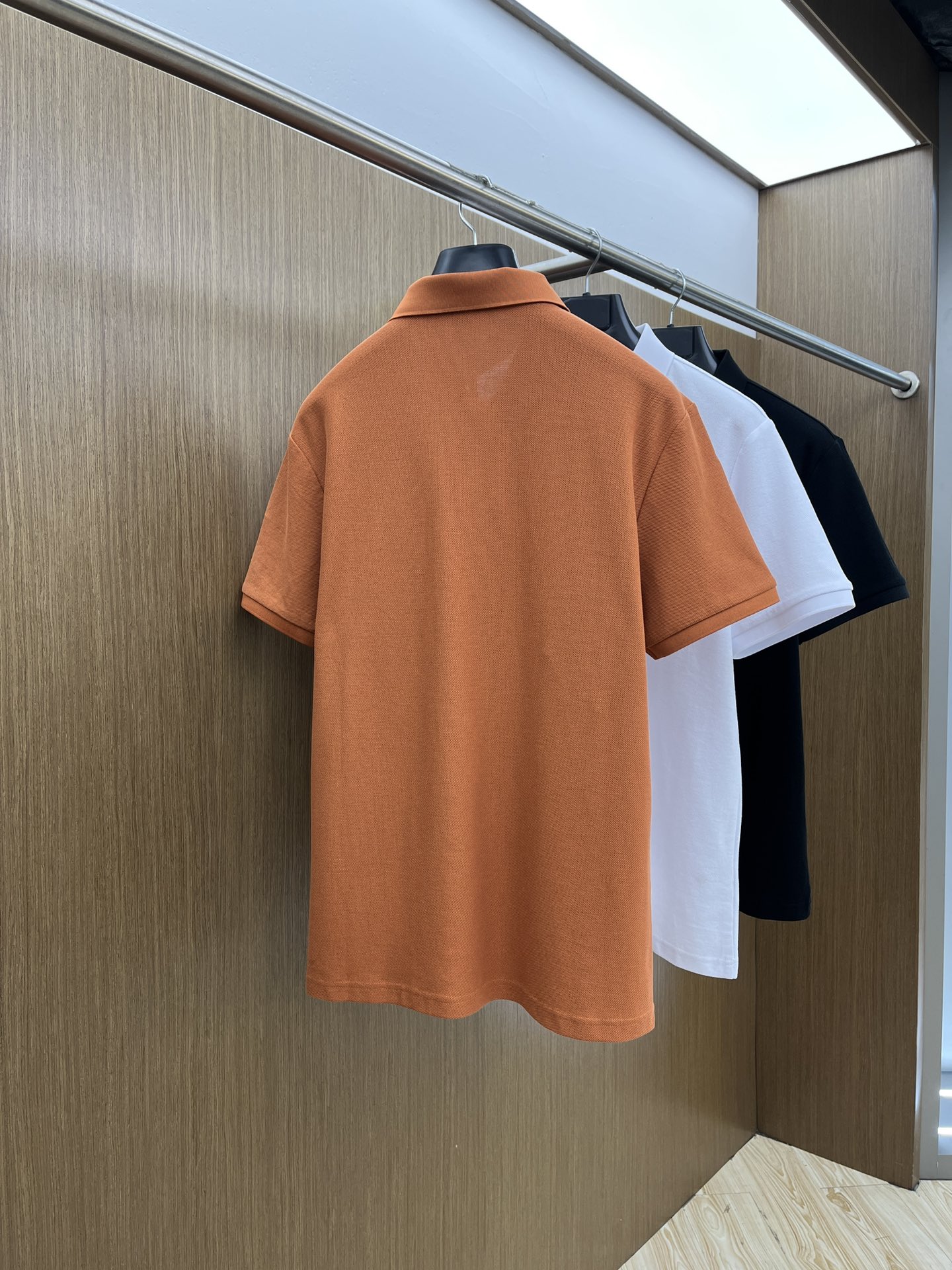 新款 Her 🔥🔥春夏新款男士短袖Polo衫，品牌最新设计元素！既不单调也不复杂,恰到好处的展现品味！客