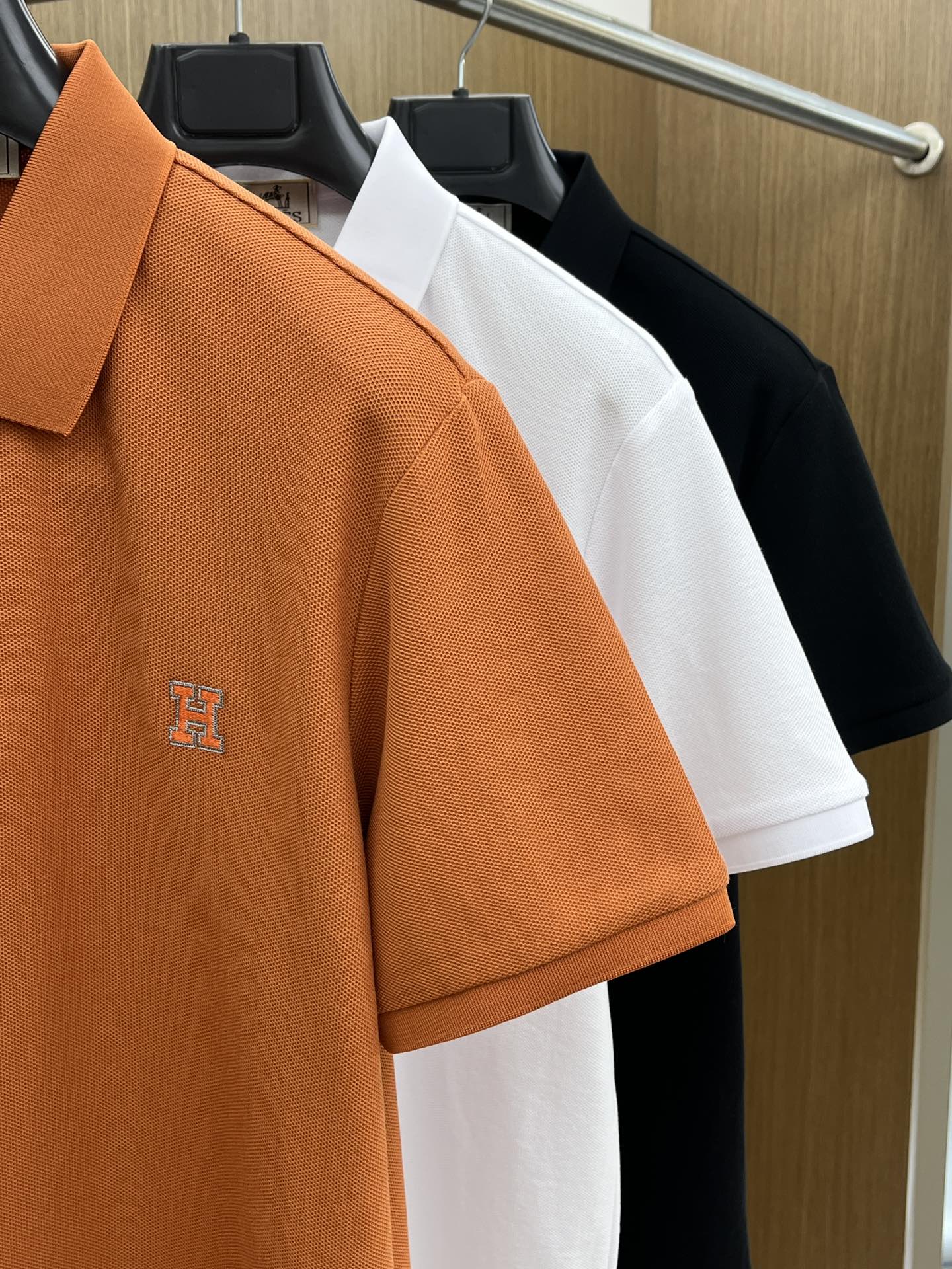 新款 Her 🔥🔥春夏新款男士短袖Polo衫，品牌最新设计元素！既不单调也不复杂,恰到好处的展现品味！客