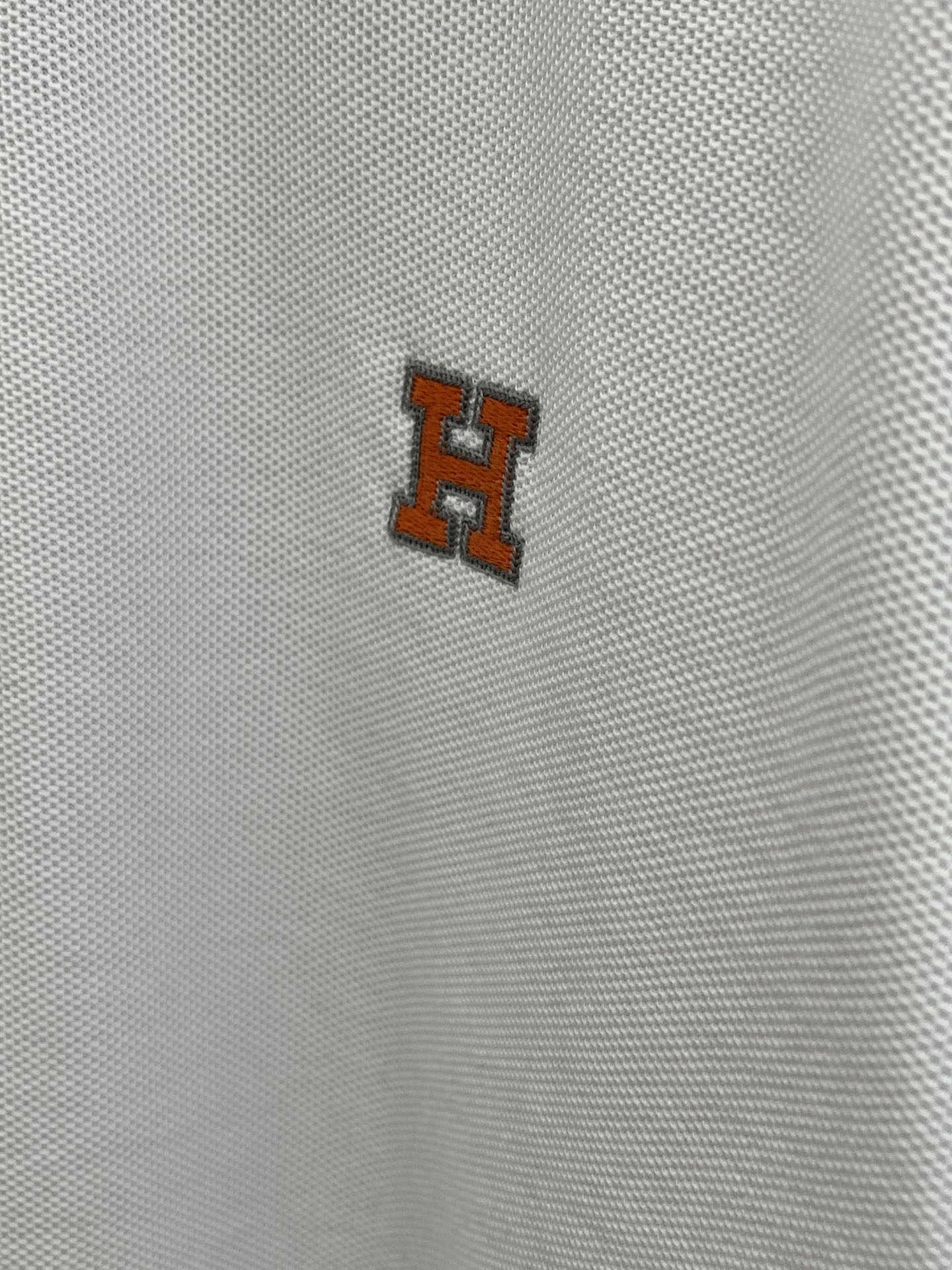新款  Her 🔥🔥春夏新款男士短袖Polo衫，品牌最新设计元素！既不单调也不复杂,恰到好处的展现品味！