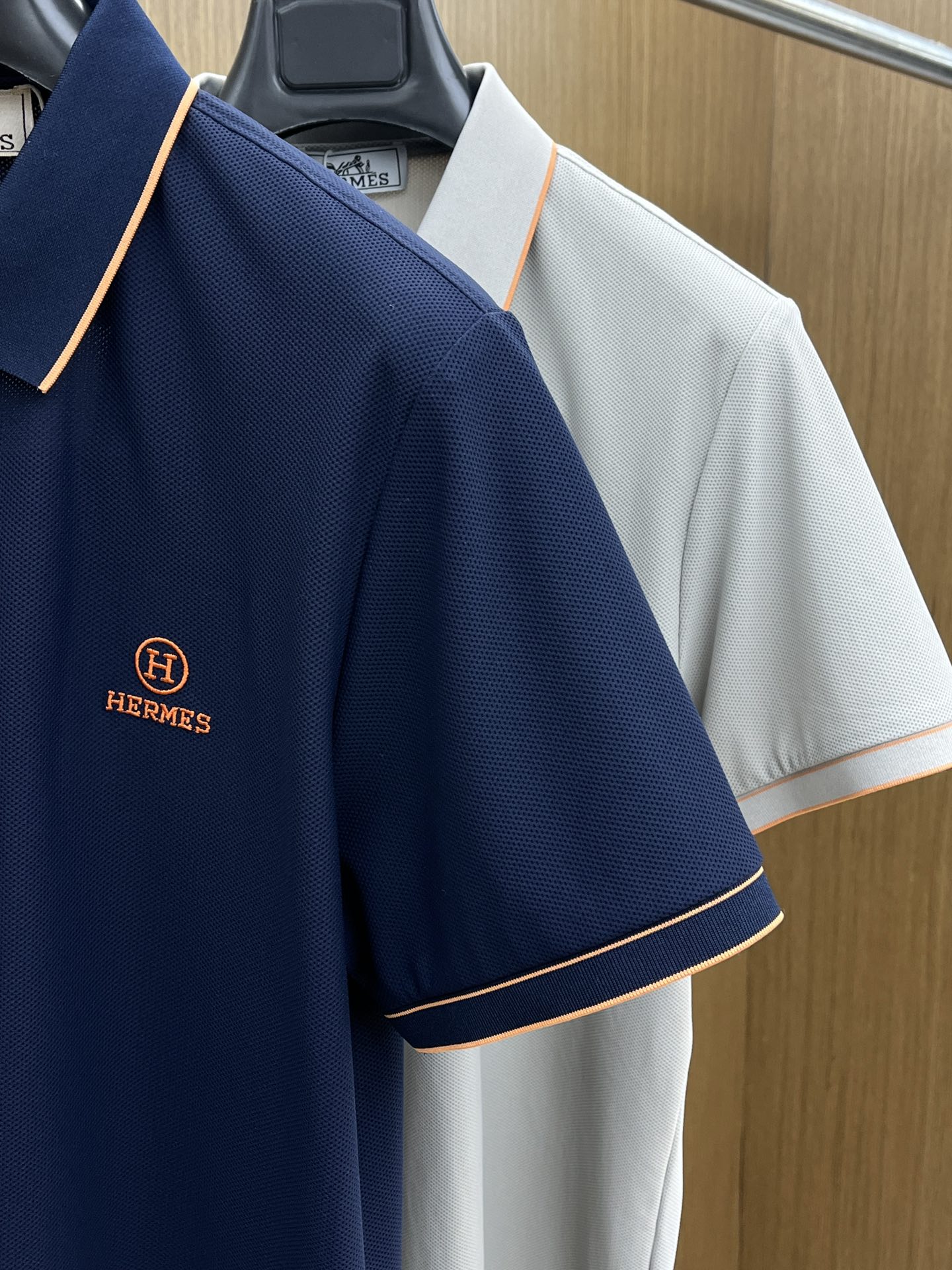 新款 Her 🔥🔥春夏新款男士短袖Polo衫，品牌最新设计元素！既不单调也不复杂,恰到好处的展现品味！客