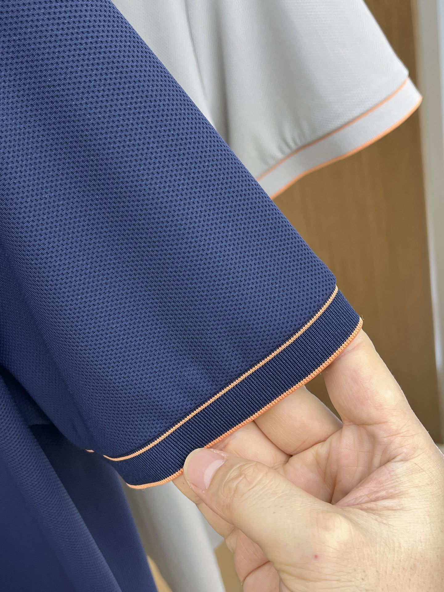 新款 Her 🔥🔥春夏新款男士短袖Polo衫，品牌最新设计元素！既不单调也不复杂,恰到好处的展现品味！客