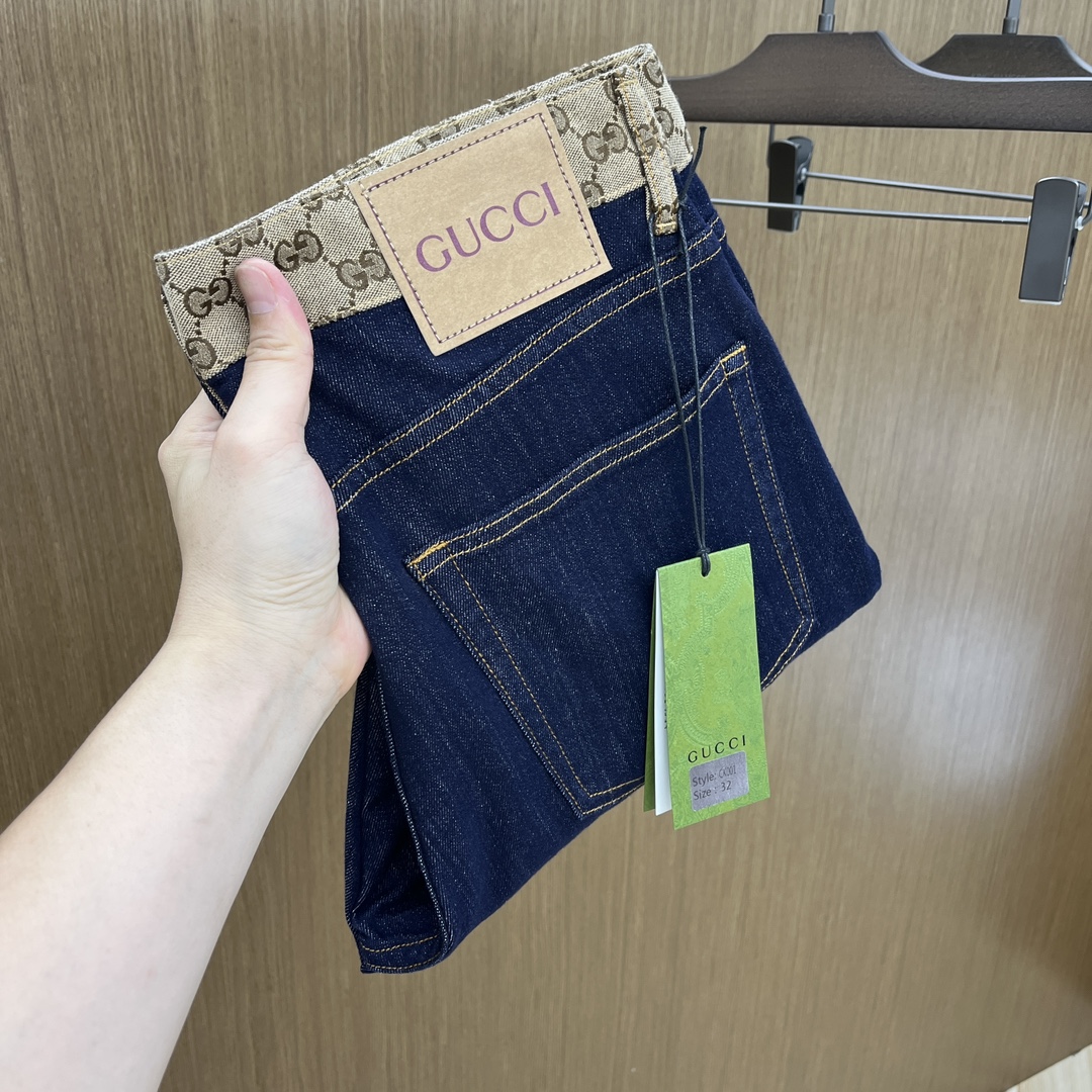 NO:161954,New Guc SS spring and summer new super soft wash jeans, top body is so handsome, small straight-fitting design, slim-fitting cut, men's top casual cotton!  High-end stretchy all-season versatile commuter jeans for men!  The style is extremely versatile, the fabric is elastic and the material is also outstanding, with a bit retro and old style. The thick fabric is suitable for all seasons to wear and the industry's exclusive first-time model, and the four seasons versatile commuter style!  This high-end slim elastic tight jeans are versatile and comfortable!  29-38 (no 35,37), gucci, jeans, alexander wang19860909新款 Guc SS春夏新品超柔和水洗牛仔裤 ,上身爆帅,小直筒设计,修身裁剪,男款顶级休闲棉质！高端弹力四季百搭通勤牛仔男裤！款式极其的百搭,面料弹力,材质也十分出众,有点复古做旧的风格,厚面料适合四季穿着业内独家首发款,四季百搭通勤款！这类高端的修身弹力紧身牛仔裤,fxq百搭而且舒适！ 29-38（无35,37）,,gucci,jeans,alexander wang,Men's clothing