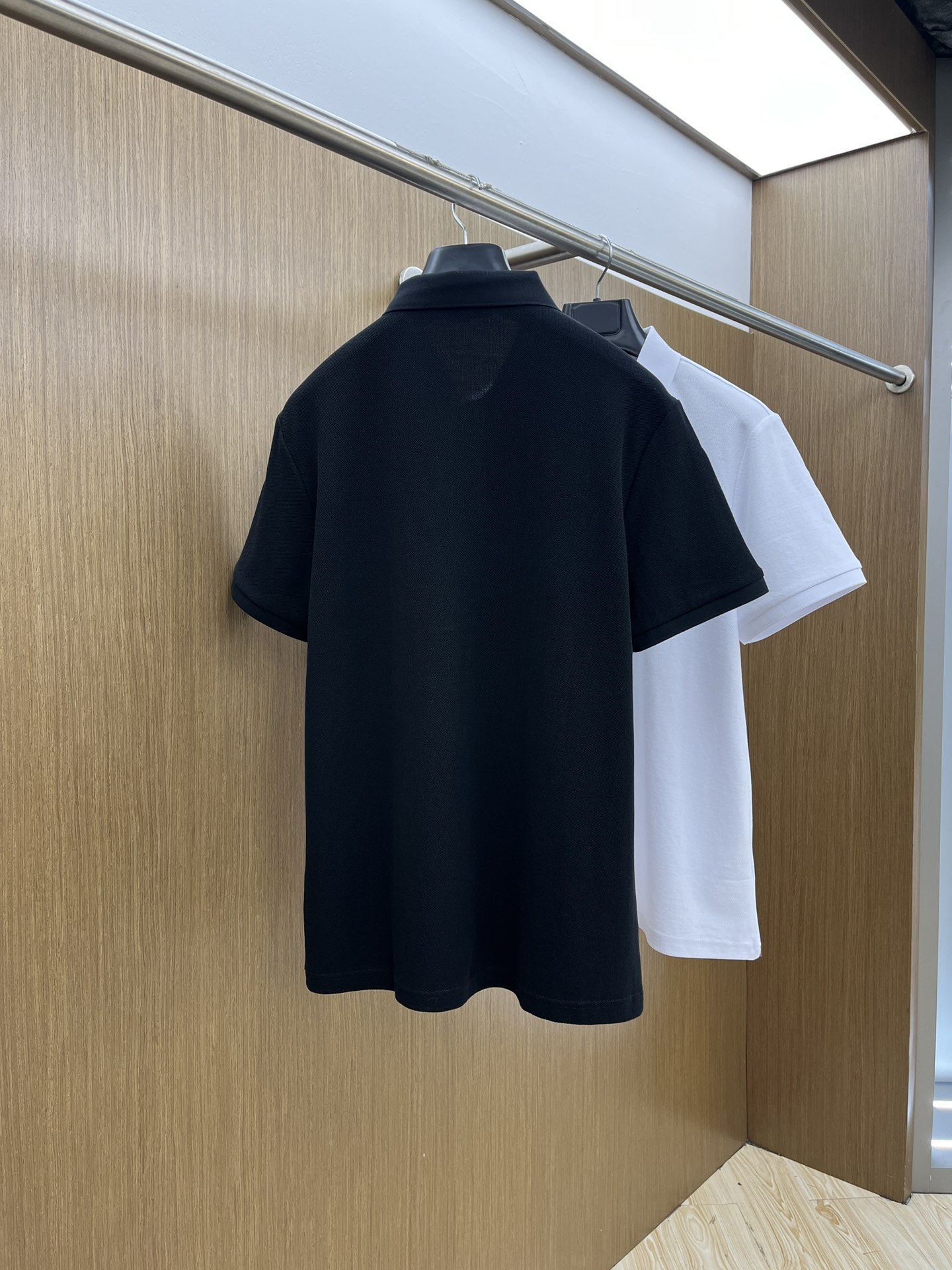 新款  lP🆕 🔥🔥春夏新款男士短袖Polo衫，品牌最新设计元素！既不单调也不复杂,恰到好处的展现品味！
