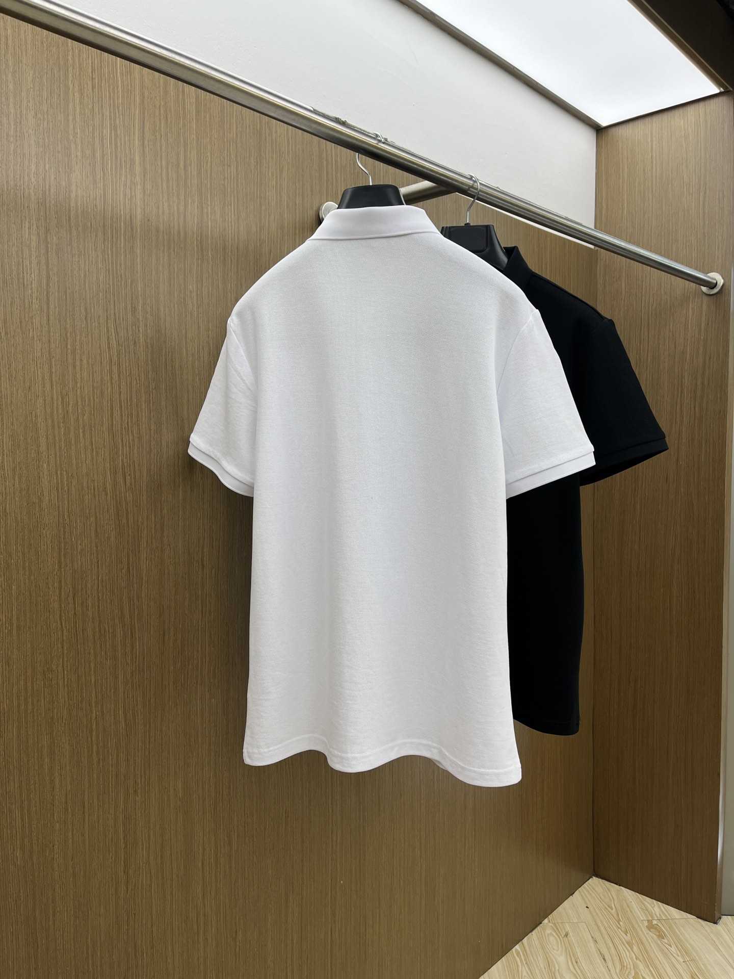 新款 lP🆕 🔥🔥春夏新款男士短袖Polo衫，品牌最新设计元素！既不单调也不复杂,恰到好处的展现品味！客