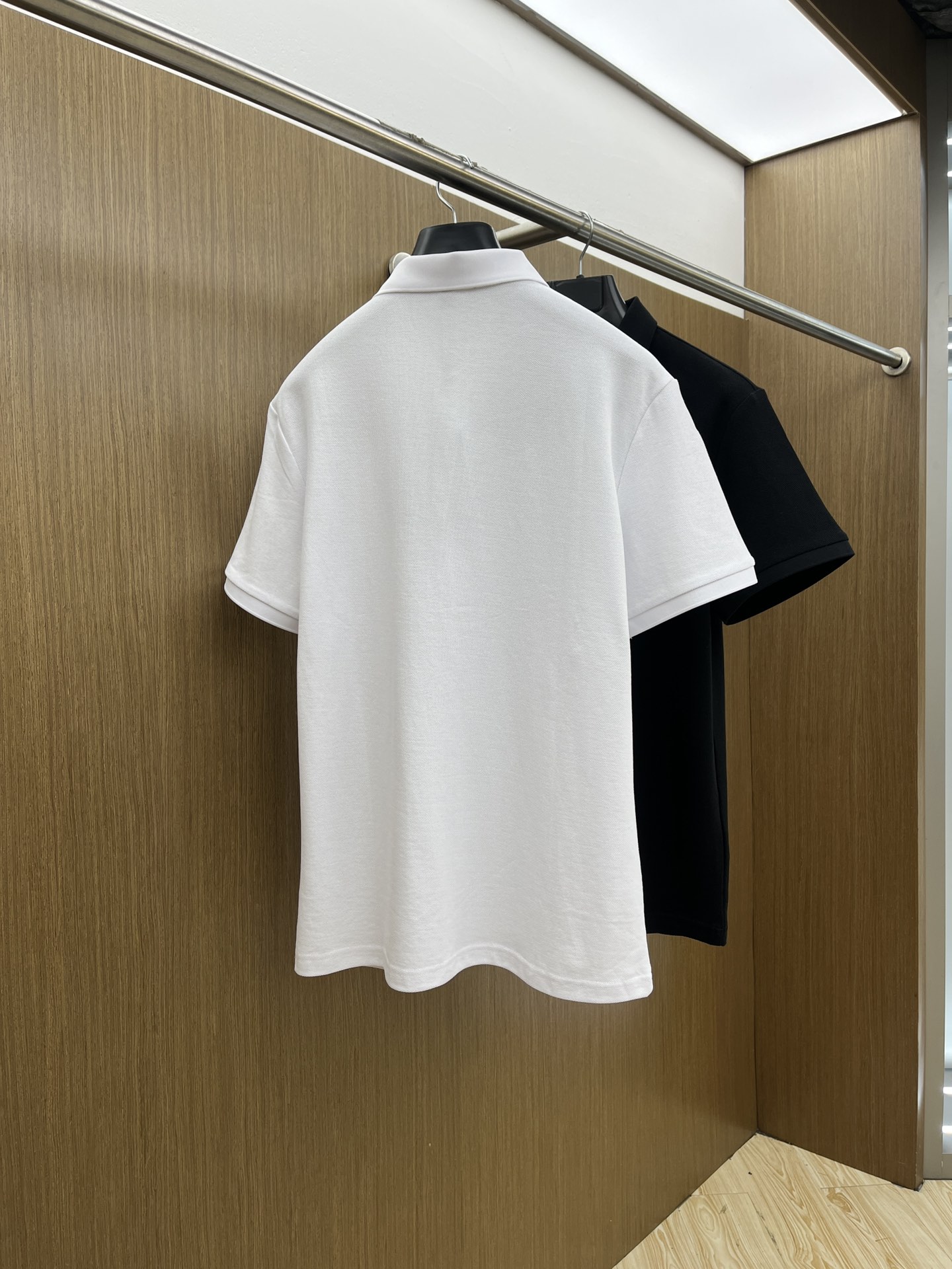 新款 FD 🔥🔥春夏新款男士短袖Polo衫，品牌最新设计元素！既不单调也不复杂,恰到好处的展现品味！客供