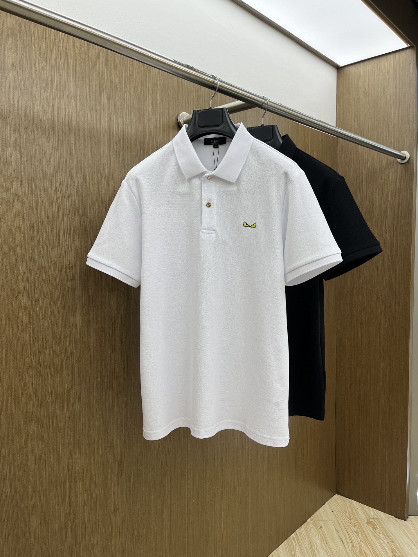 NO:143960,New FD Spring and Summer New Men's Short-Sleeve Polo Shirt, the latest brand design elements!  Neither monotonous nor complicated, it shows taste just right!  Customer-supplied top-quality custom bead flooring fabrics!  Comfortable, sweat-absorbing and breathable, the unique high-end fabric presents a simple and elegant temperament!  Clarinet plaid pattern design!  Leather logo pattern design on chest!  Full three-dimensional! Standard cutting design!  Every detail is a reflection of high-end fashion. FDL size: M-4XL, T-shirt, alexander wang19860909新款 FD 春夏新款男士短袖Polo衫,品牌最新设计元素！既不单调也不复杂,恰到好处的展现品味！客供顶级定制珠地棉面料！舒适吸汗透气根本不在话下,面料独具的高奢感呈现简约优雅气质！领口格子图案设计！胸前皮革logo图案设计！饱满立体!标准裁剪设计！每一处细节都是与高端时尚同步的体现fdl 尺码:M-4XL,,T-shirt,alexander wang,Men's clothing