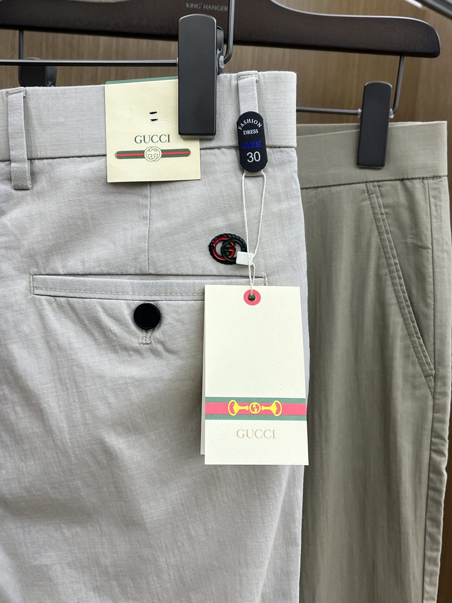 Guc 🔥🔥ss春夏新品，官网同步有售，男士高端商务休闲西裤，高端进口面料，带弹力，后面采用硅胶字母压