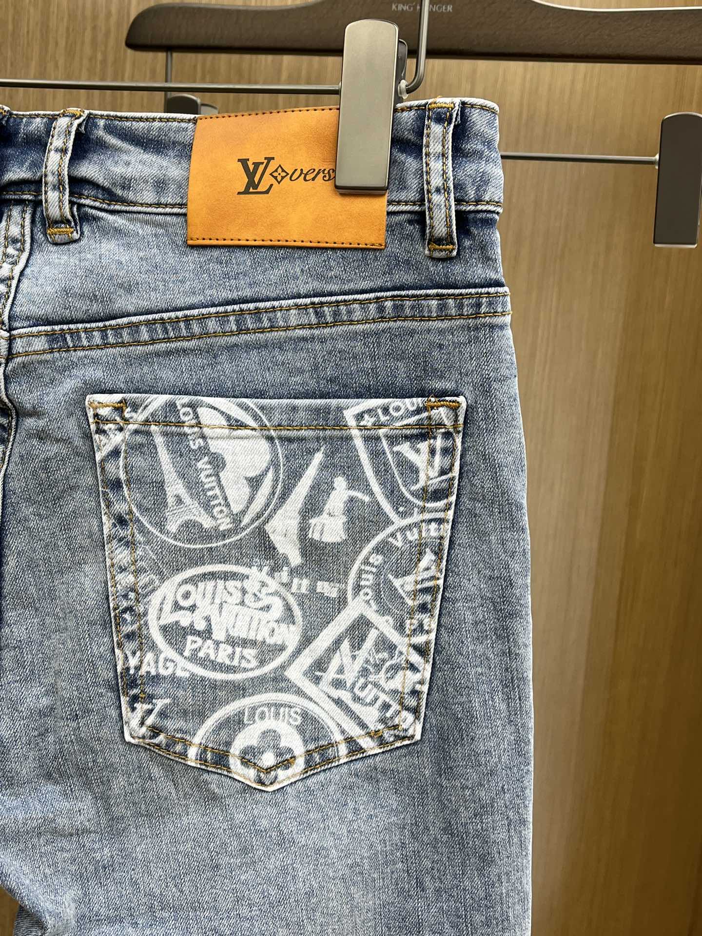 新款 LV 🔥🔥高端定制、2025早春最新款牛仔裤 柜台同步发售 原版定制复刻 客供五金辅料 原单品质 