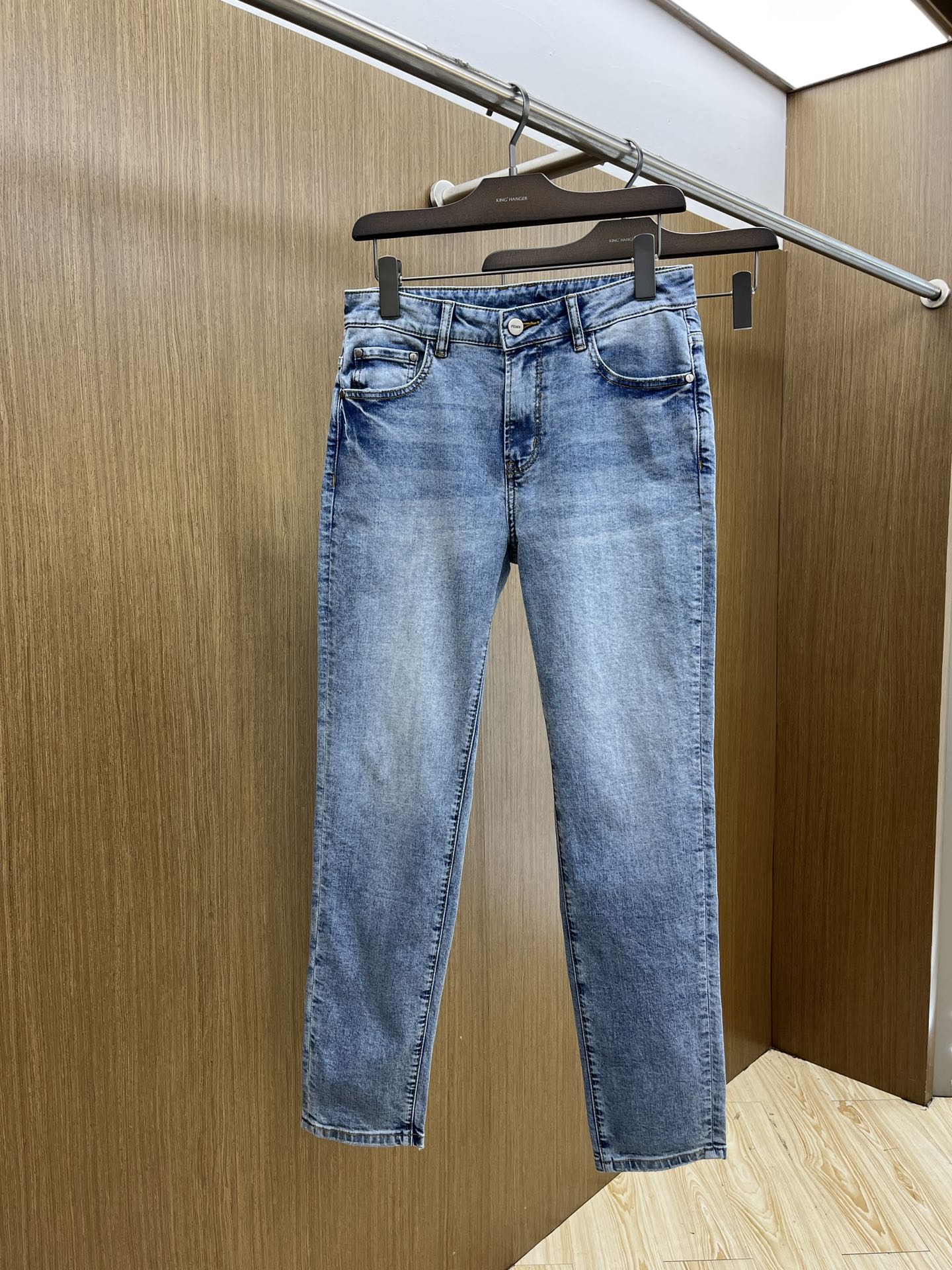 新款 FD 🔥🔥高端定制、2025早春最新款牛仔裤 柜台同步发售 原版定制复刻 客供五金辅料 原单品质 