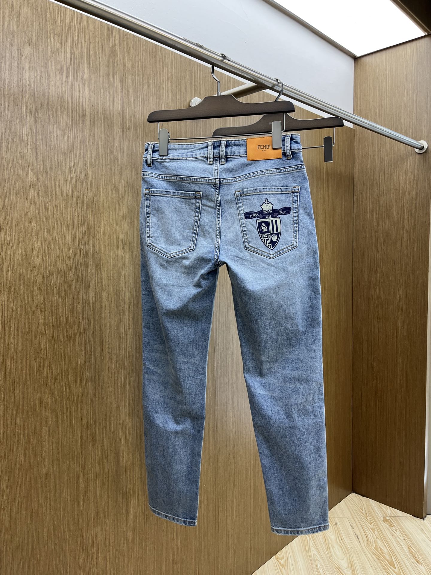 新款 FD 🔥🔥高端定制、2025早春最新款牛仔裤 柜台同步发售 原版定制复刻 客供五金辅料 原单品质 