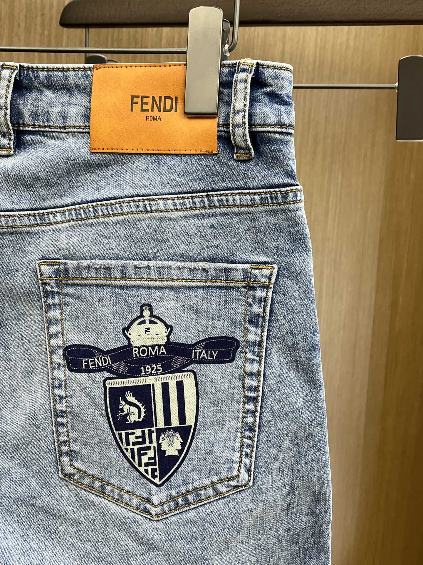 新款 FD 🔥🔥高端定制、2025早春最新款牛仔裤 柜台同步发售 原版定制复刻 客供五金辅料 原单品质 