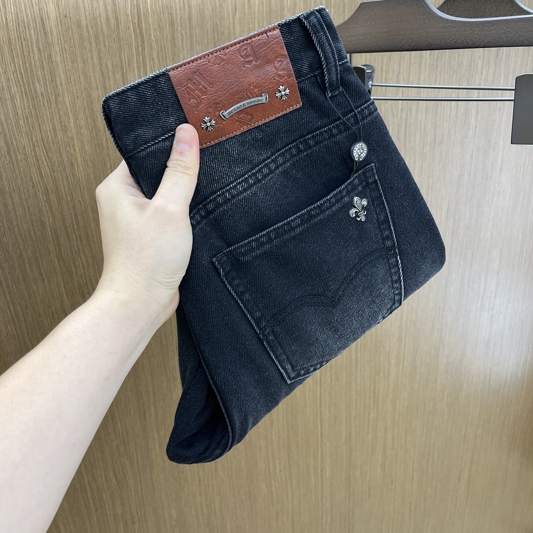 NO:148339,New CH high-end customization, the latest jeans in early spring 2025 are released simultaneously on the counter. Original customization replicas. Customer-supplied hardware and accessories. Original quality. Imported denim fabric heavy-duty washing. Boutique leather brands. Fine workmanship and excellent upper body!  FMZ preferred single product number 30-38 no 35.37, jeans, alexander wang19860909新款 CH 高端定制、2025早春最新款牛仔裤 柜台同步发售 原版定制复刻 客供五金辅料 原单品质 进口牛仔面料重工洗水 精品皮牌 做工走线精细 上身绝佳！fmz优选单品 码数30-38无35.37,,jeans,alexander wang,Men's clothing