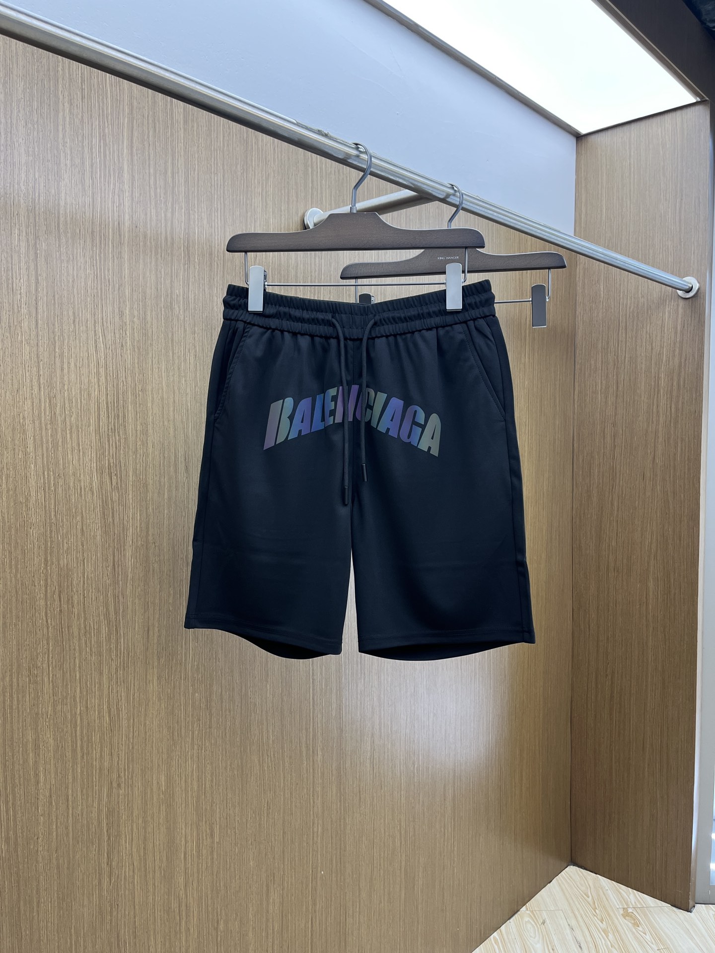 NO:154776,BBG Spring and Summer New Men's Casual Shorts High-end Products are simple, fashionable and generous. Customized original imported fabrics are simple, neat and refreshing. The quality workmanship details can withstand any form of inspection. Simple, elegant and versatile. The upper body is elegant and handsome, and the new visual feel is refreshing!  The appearance is invincible, the details are very good, and the fyl person is not picky!  Code number M-3xL, shorts, alexander wang19860909BBG 春夏新款男士休闲短裤 高端货简洁时尚大方 定制原版进口面料 简洁利落又清爽 品质做工细节经得起任何形式检验简约大方百搭款 上身优雅帅气,焕然一新的即视感！品相无敌,细节都很到位,fyl上身不挑人！ 码数M-3xL,,shorts,alexander wang,Men's clothing