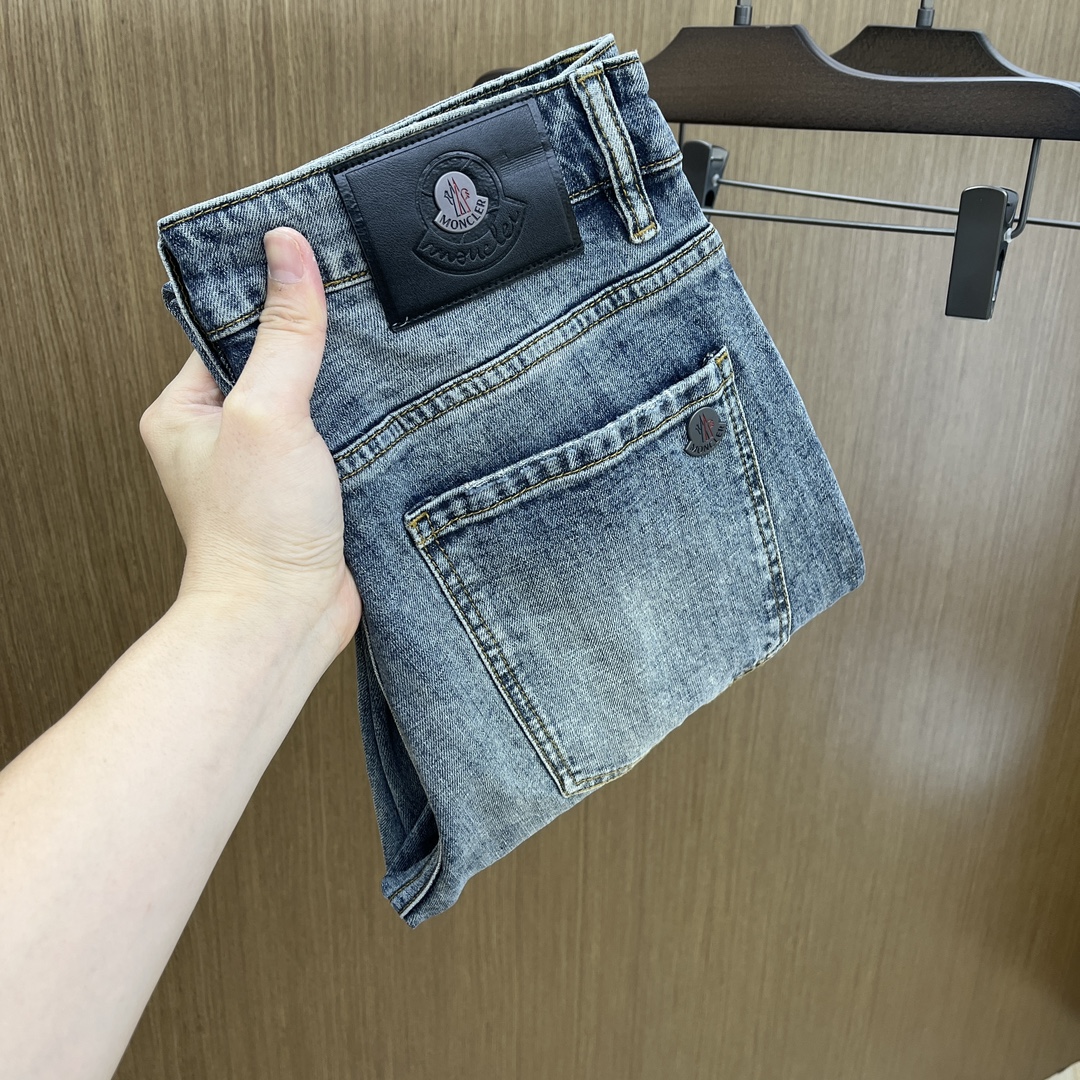 NO:154864,New Mon high-end customization, 25ss spring and summer latest original jeans are released simultaneously on the counter. Original custom reproduction. Customer-supplied hardware and accessories. Original quality. Imported denim fabric heavy-working washing. Fine workmanship and excellent upper body!  Preferred single product FC SIZE:29-36 The next day, jeans,alexander wang19860909新款 Mon 高端定制、25ss春夏最新款原牛仔裤 柜台同步发售 原版定制复刻 客供五金辅料 原单品质 进口牛仔面料重工洗水 做工走线精细 上身绝佳！优选单品FC SIZE:29-36 隔天,,jeans,alexander wang,Men's clothing